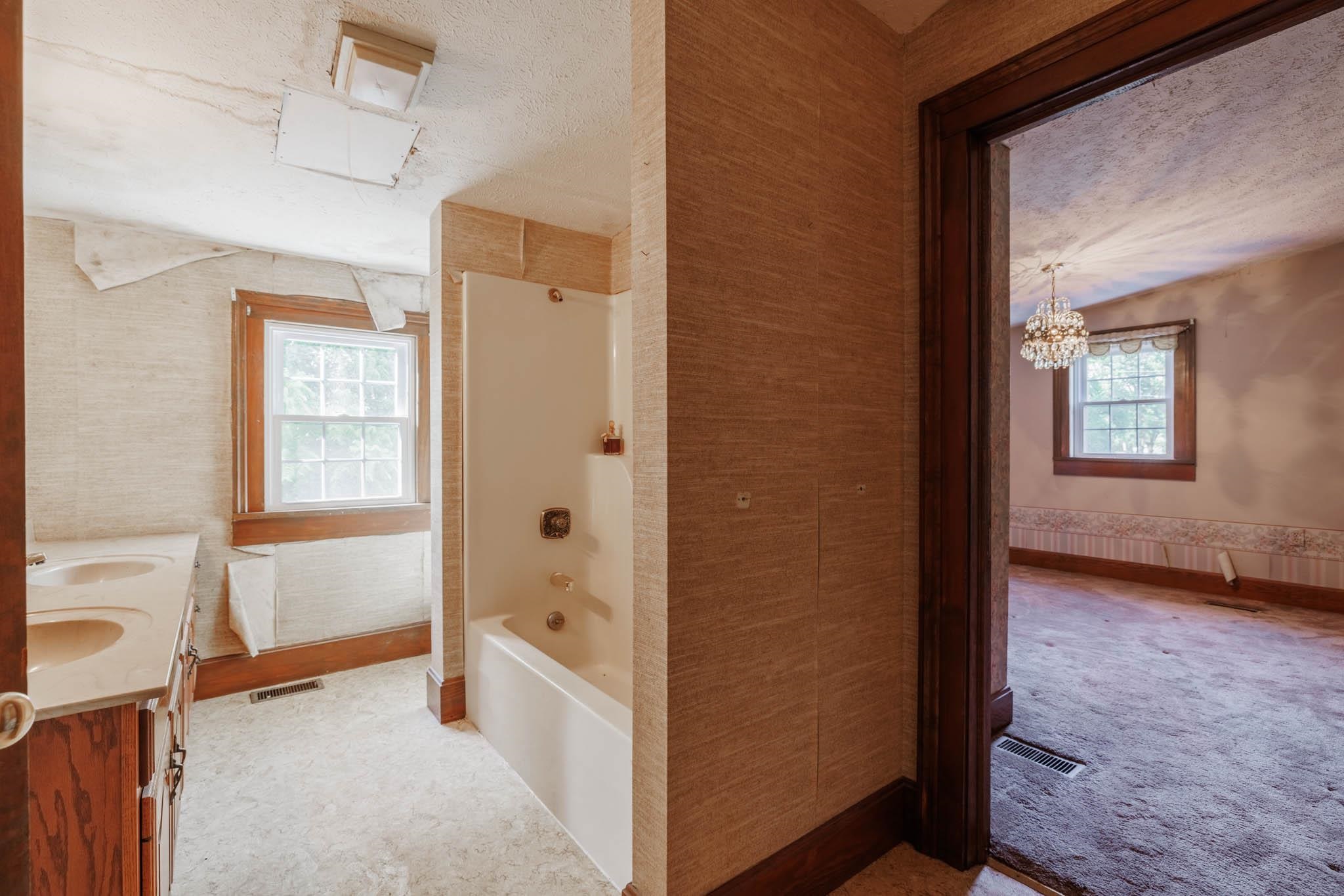 110 Lee Henderson Road, Lewisport, Kentucky 42351-110, 6 Bedrooms Bedrooms, ,3 BathroomsBathrooms,Single Family Residence,For Sale,Lee Henderson Road,90412