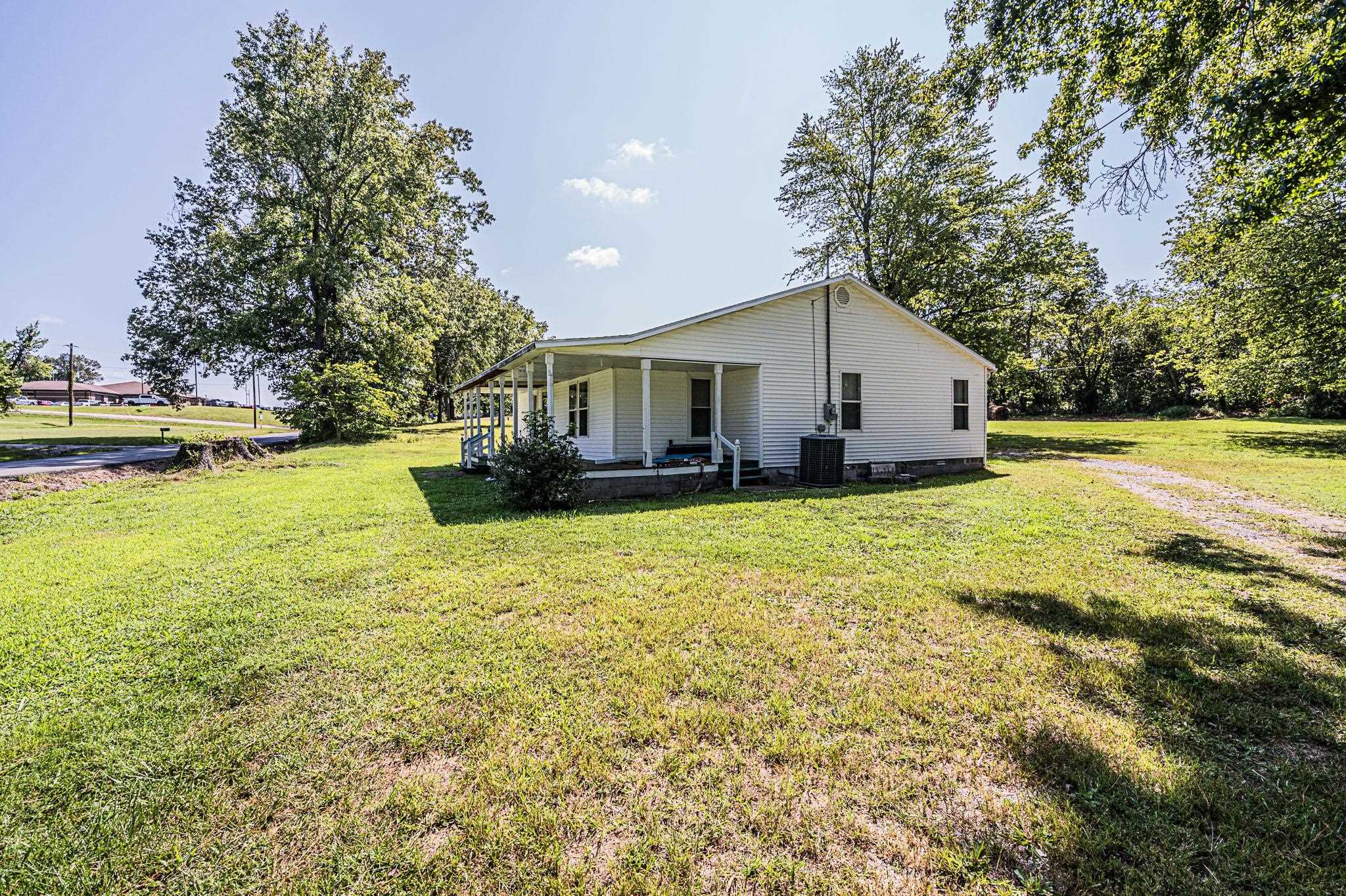 403 Doss Drive, POWDERLY, Kentucky 42367, 2 Bedrooms Bedrooms, ,1 BathroomBathrooms,Single Family Residence,For Sale,Doss Drive,90421