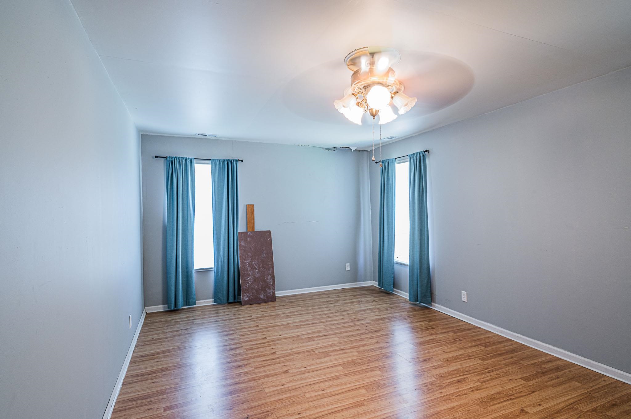 403 Doss Drive, POWDERLY, Kentucky 42367, 2 Bedrooms Bedrooms, ,1 BathroomBathrooms,Single Family Residence,For Sale,Doss Drive,90421