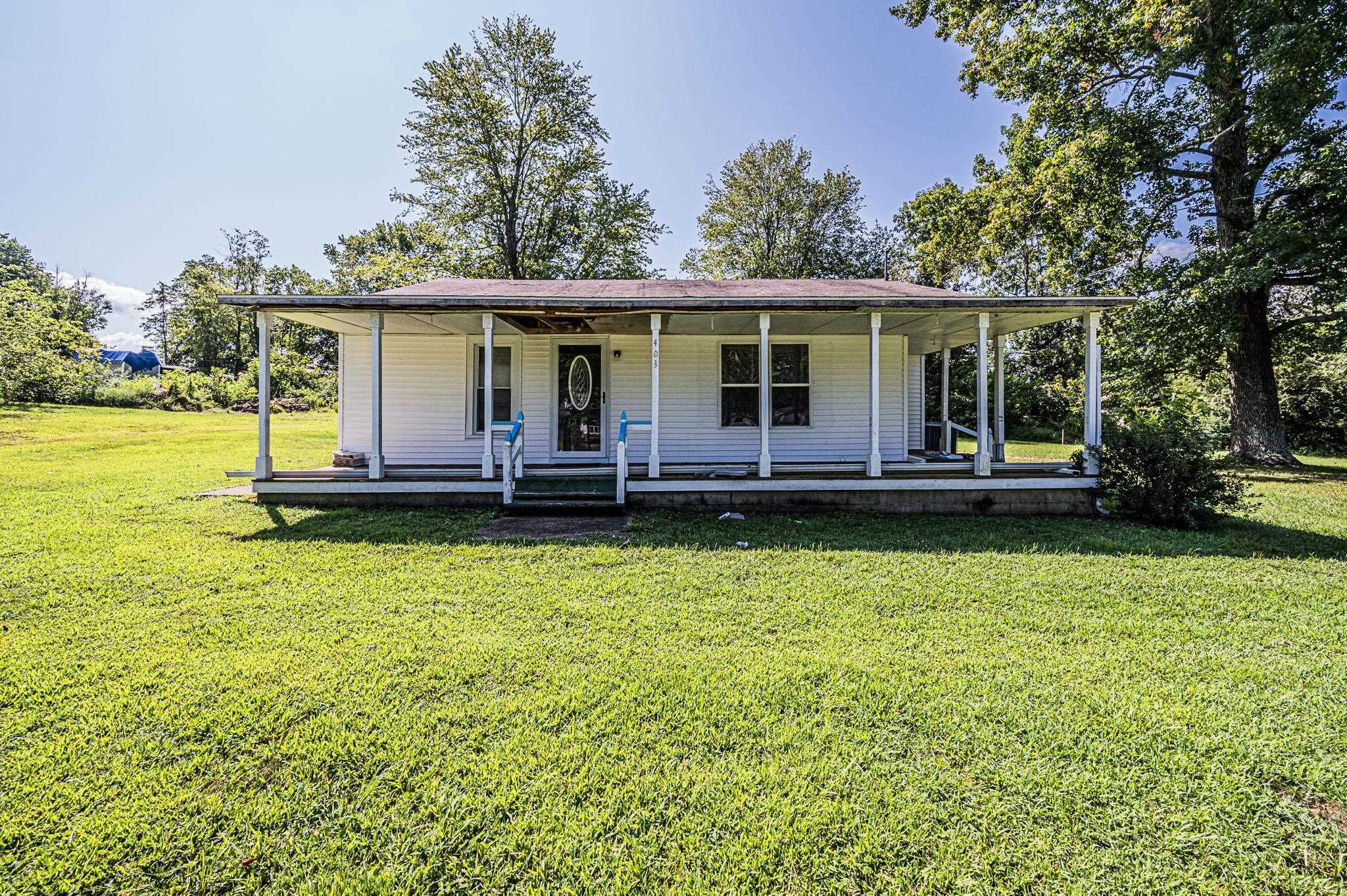 403 Doss Drive, POWDERLY, Kentucky 42367, 2 Bedrooms Bedrooms, ,1 BathroomBathrooms,Single Family Residence,For Sale,Doss Drive,90421