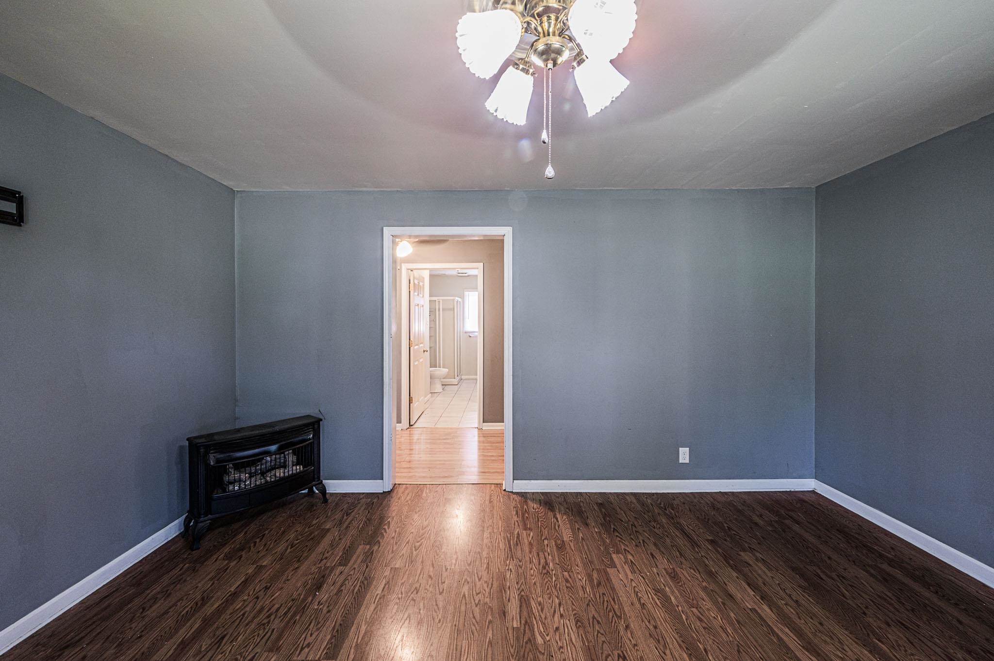 403 Doss Drive, POWDERLY, Kentucky 42367, 2 Bedrooms Bedrooms, ,1 BathroomBathrooms,Single Family Residence,For Sale,Doss Drive,90421