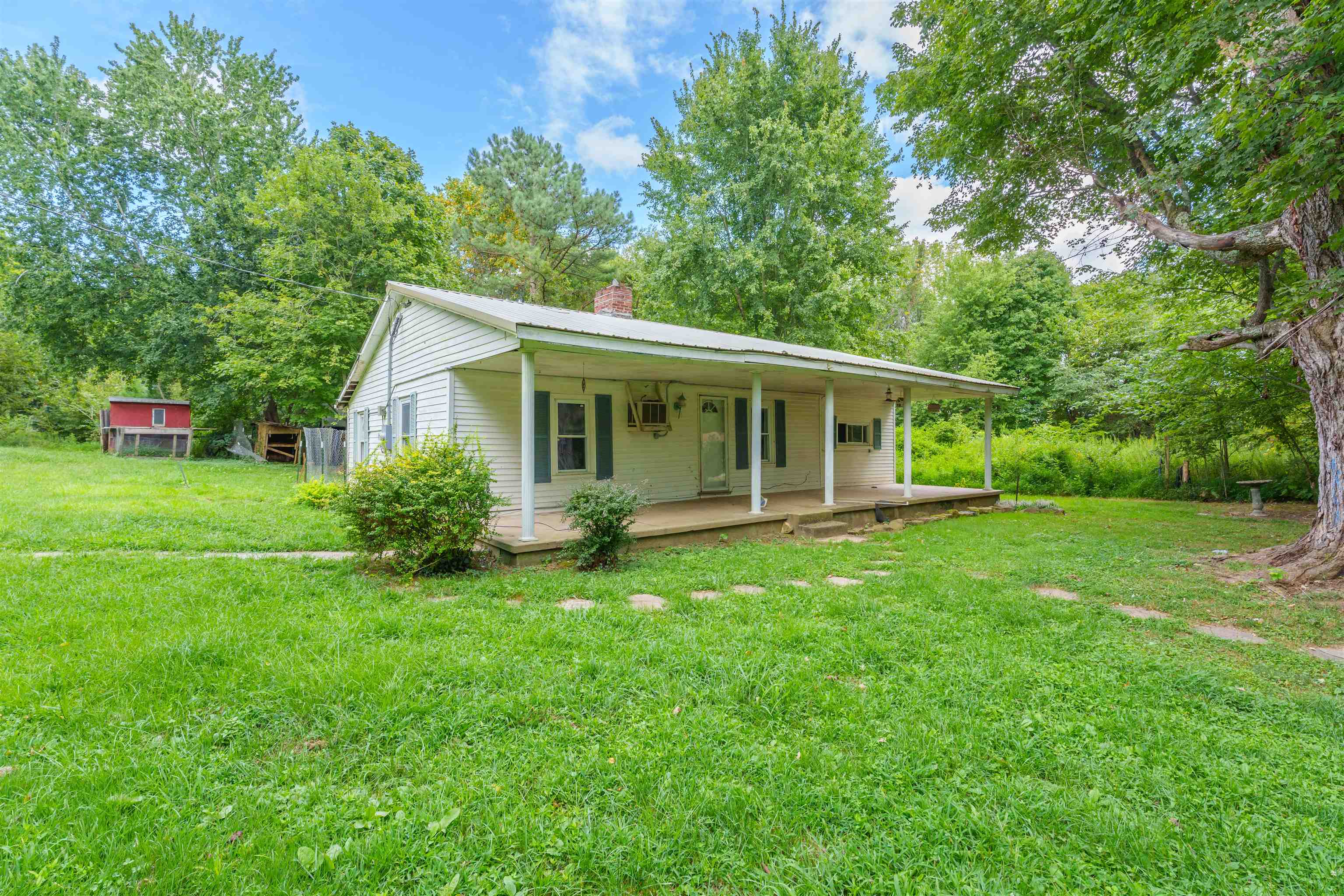 402 Basham Rd, Fordsville, Kentucky 42343, 3 Bedrooms Bedrooms, ,1 BathroomBathrooms,Single Family Residence,For Sale,Basham Rd,90424