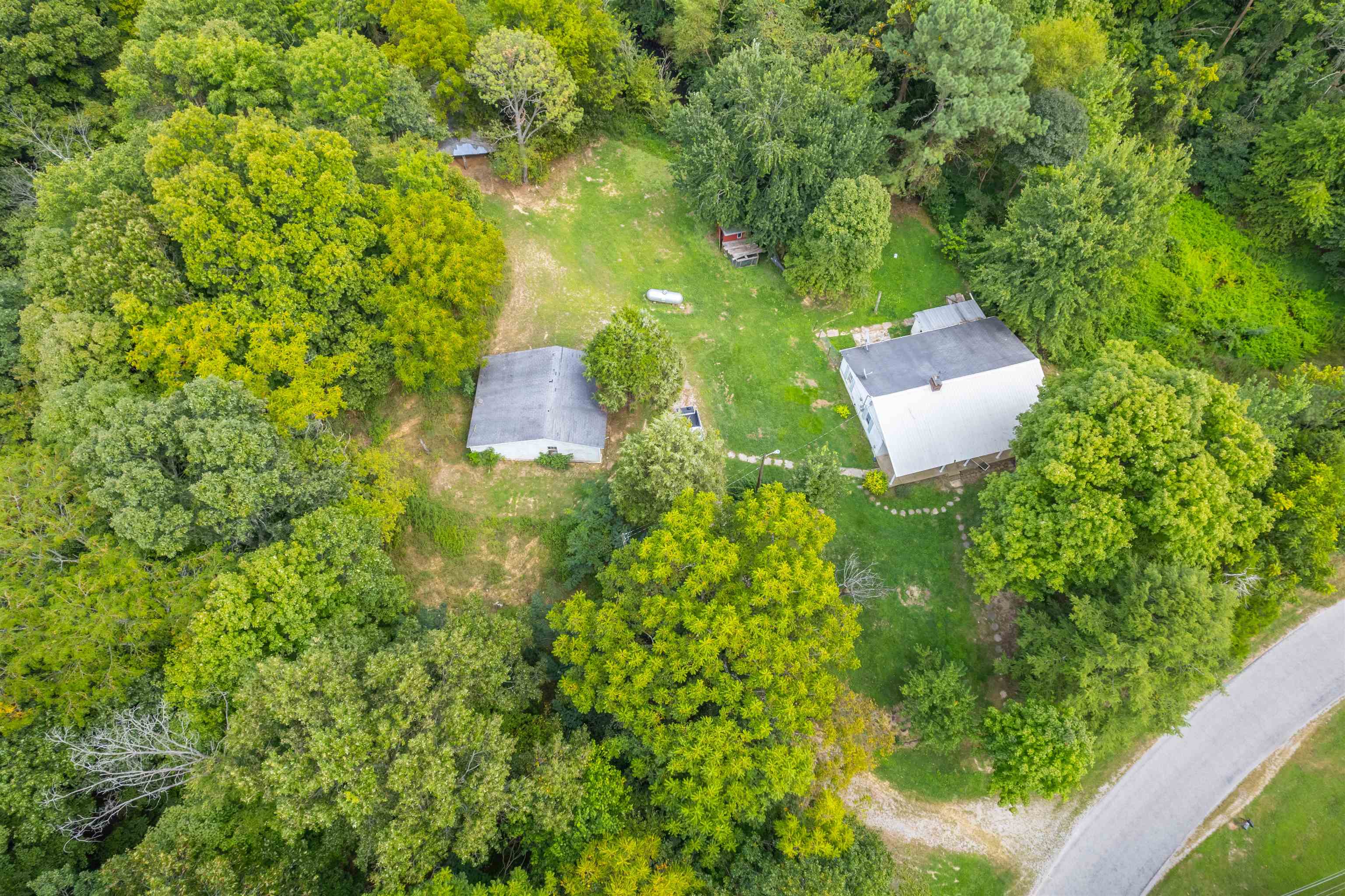 402 Basham Rd, Fordsville, Kentucky 42343, 3 Bedrooms Bedrooms, ,1 BathroomBathrooms,Single Family Residence,For Sale,Basham Rd,90424