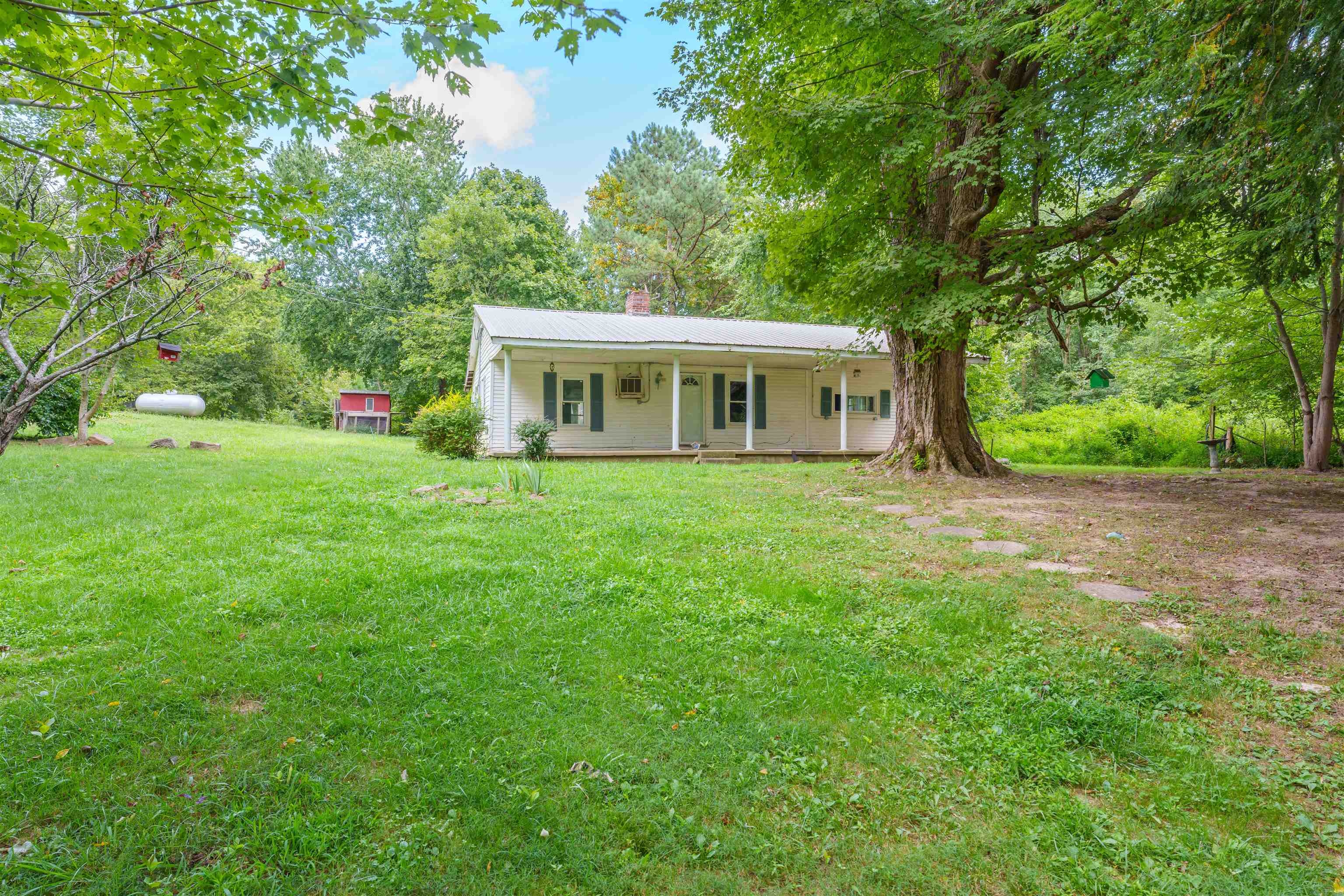 402 Basham Rd, Fordsville, Kentucky 42343, 3 Bedrooms Bedrooms, ,1 BathroomBathrooms,Single Family Residence,For Sale,Basham Rd,90424