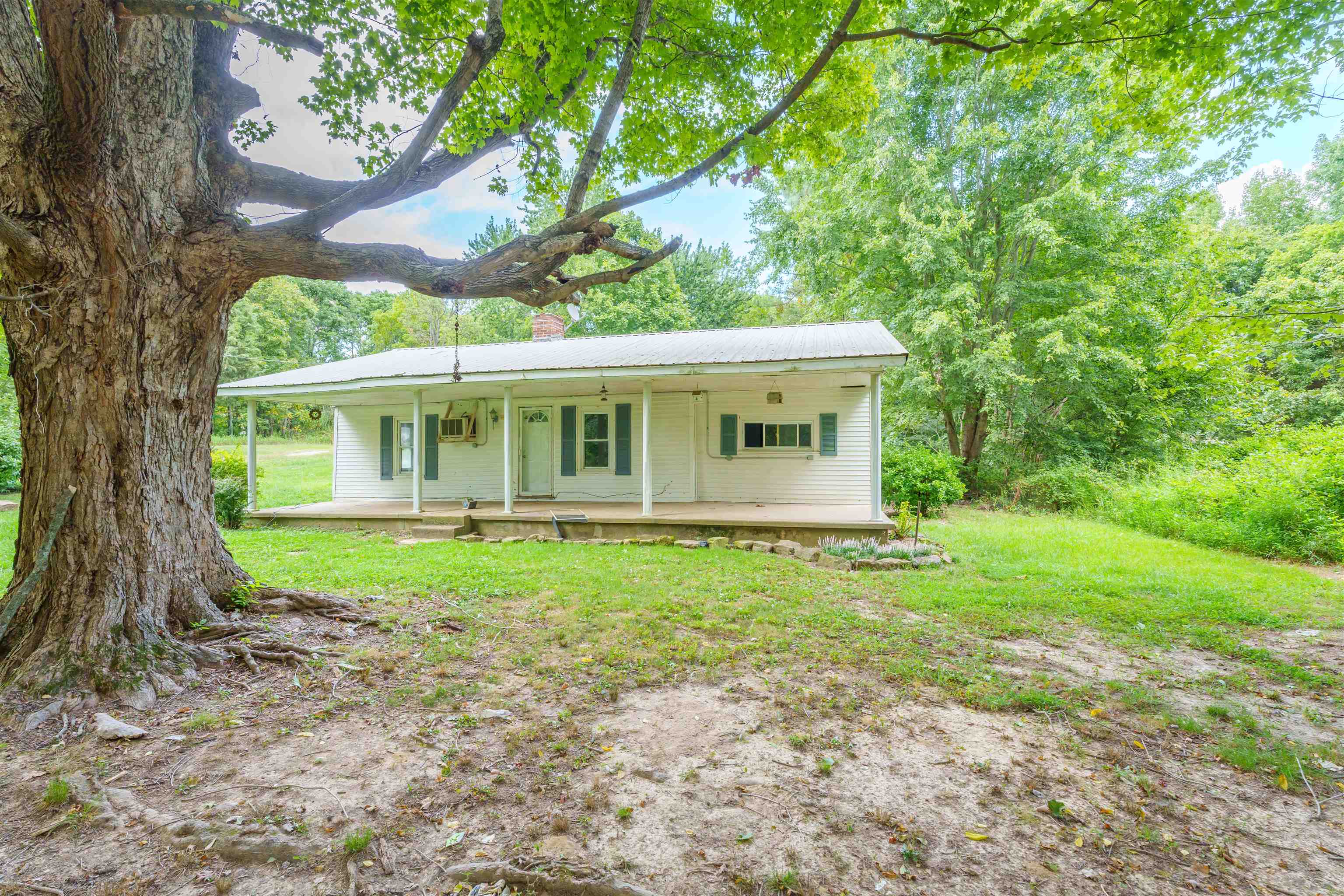 402 Basham Rd, Fordsville, Kentucky 42343, 3 Bedrooms Bedrooms, ,1 BathroomBathrooms,Single Family Residence,For Sale,Basham Rd,90424