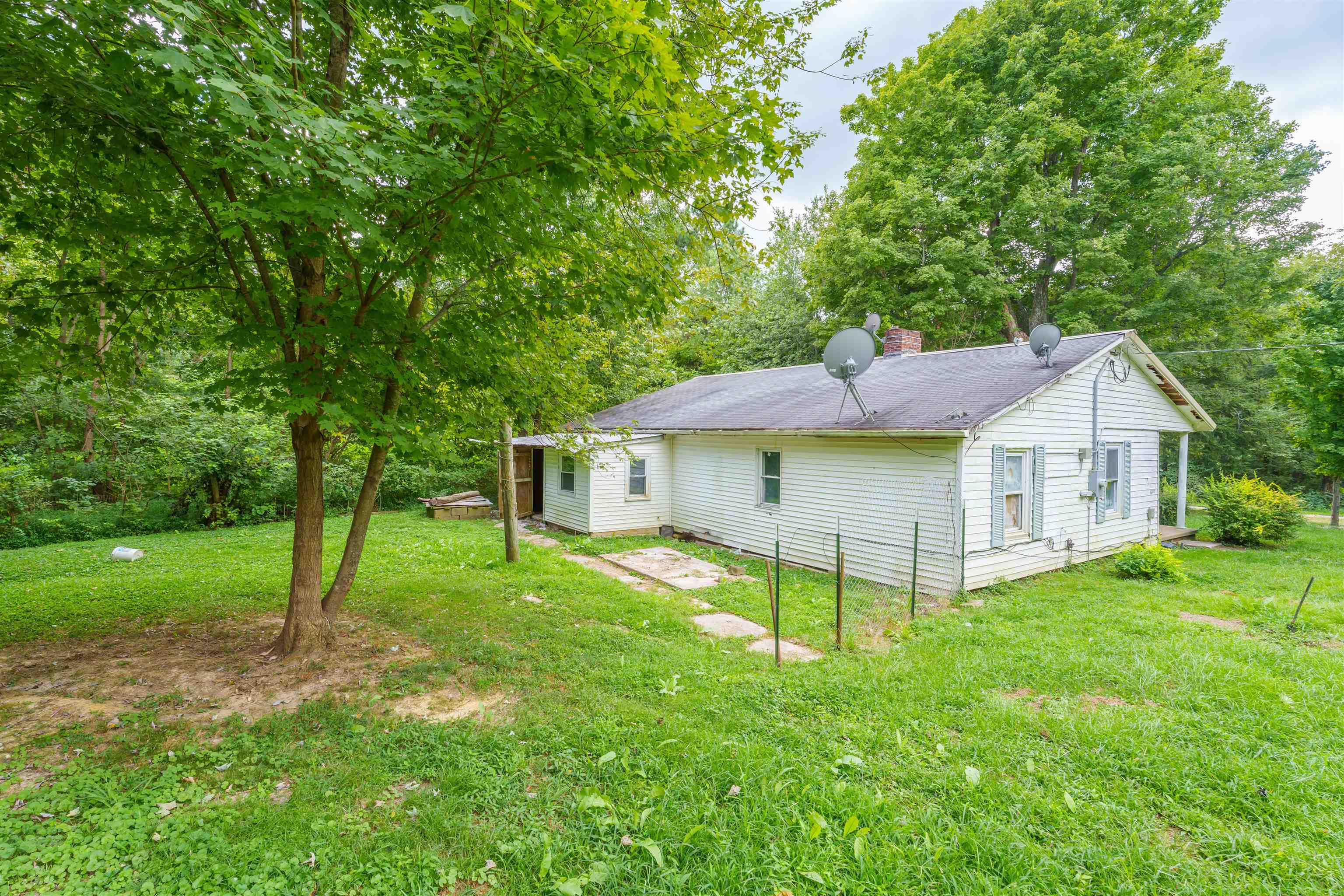 402 Basham Rd, Fordsville, Kentucky 42343, 3 Bedrooms Bedrooms, ,1 BathroomBathrooms,Single Family Residence,For Sale,Basham Rd,90424