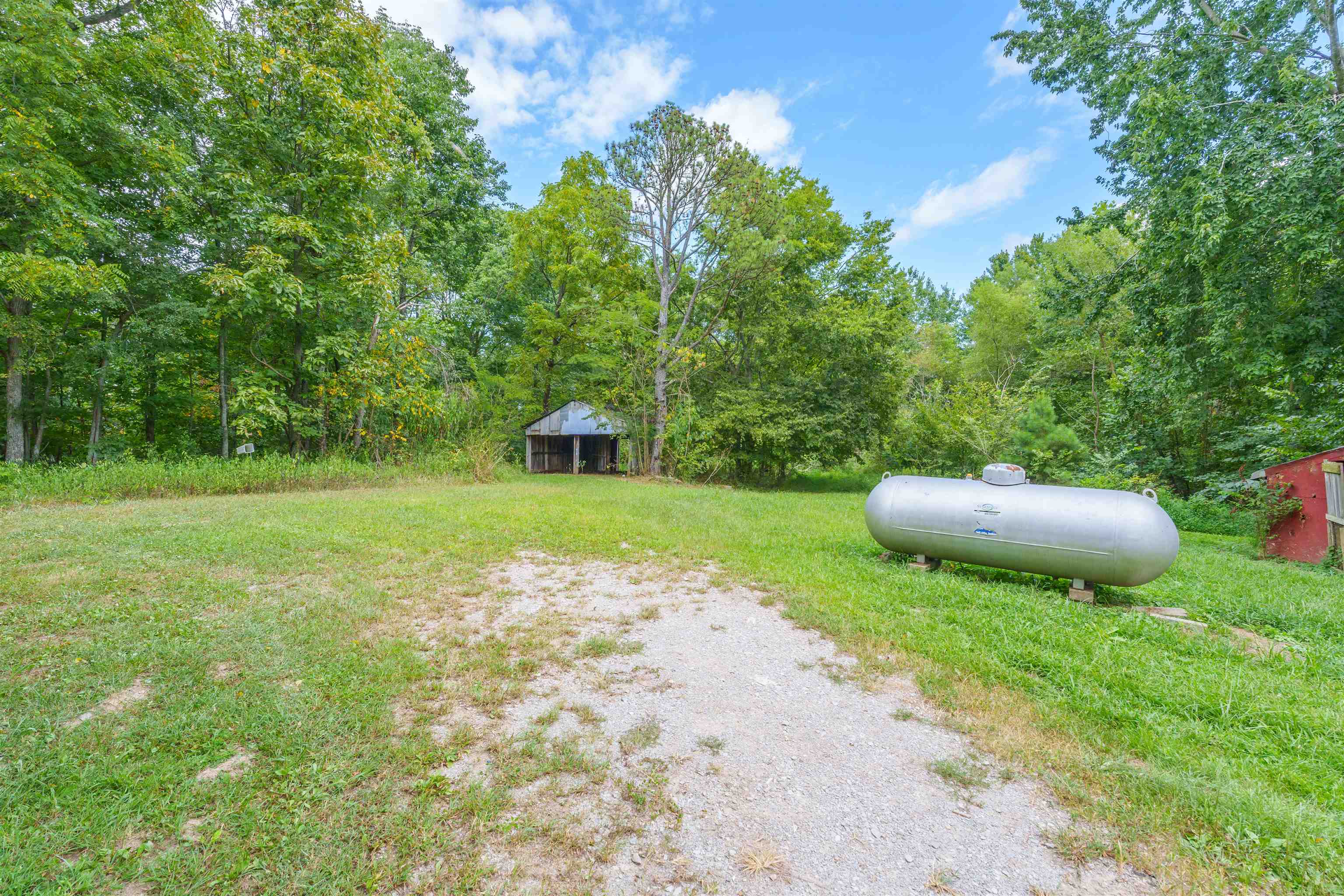 402 Basham Rd, Fordsville, Kentucky 42343, 3 Bedrooms Bedrooms, ,1 BathroomBathrooms,Single Family Residence,For Sale,Basham Rd,90424