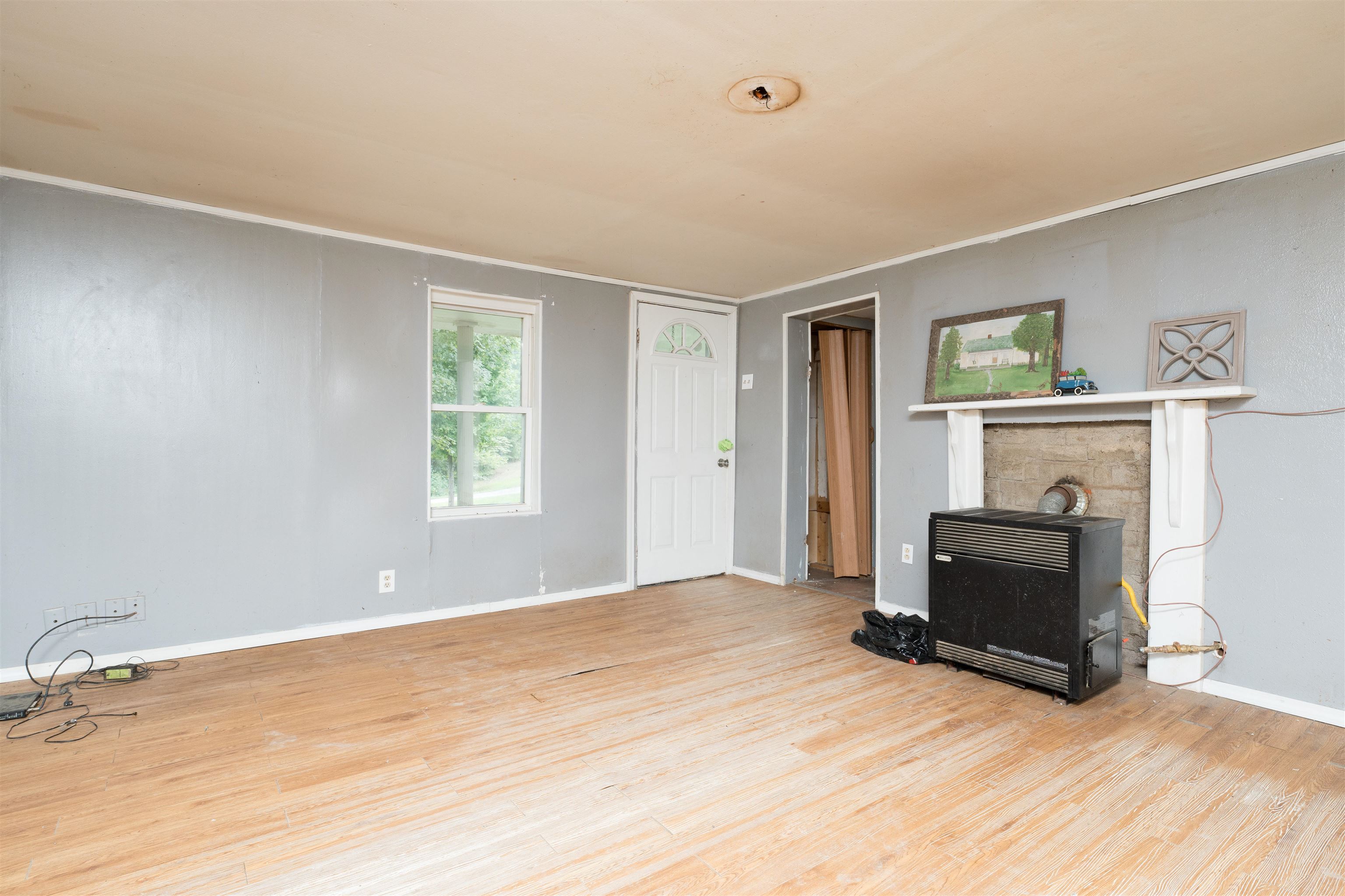 402 Basham Rd, Fordsville, Kentucky 42343, 3 Bedrooms Bedrooms, ,1 BathroomBathrooms,Single Family Residence,For Sale,Basham Rd,90424