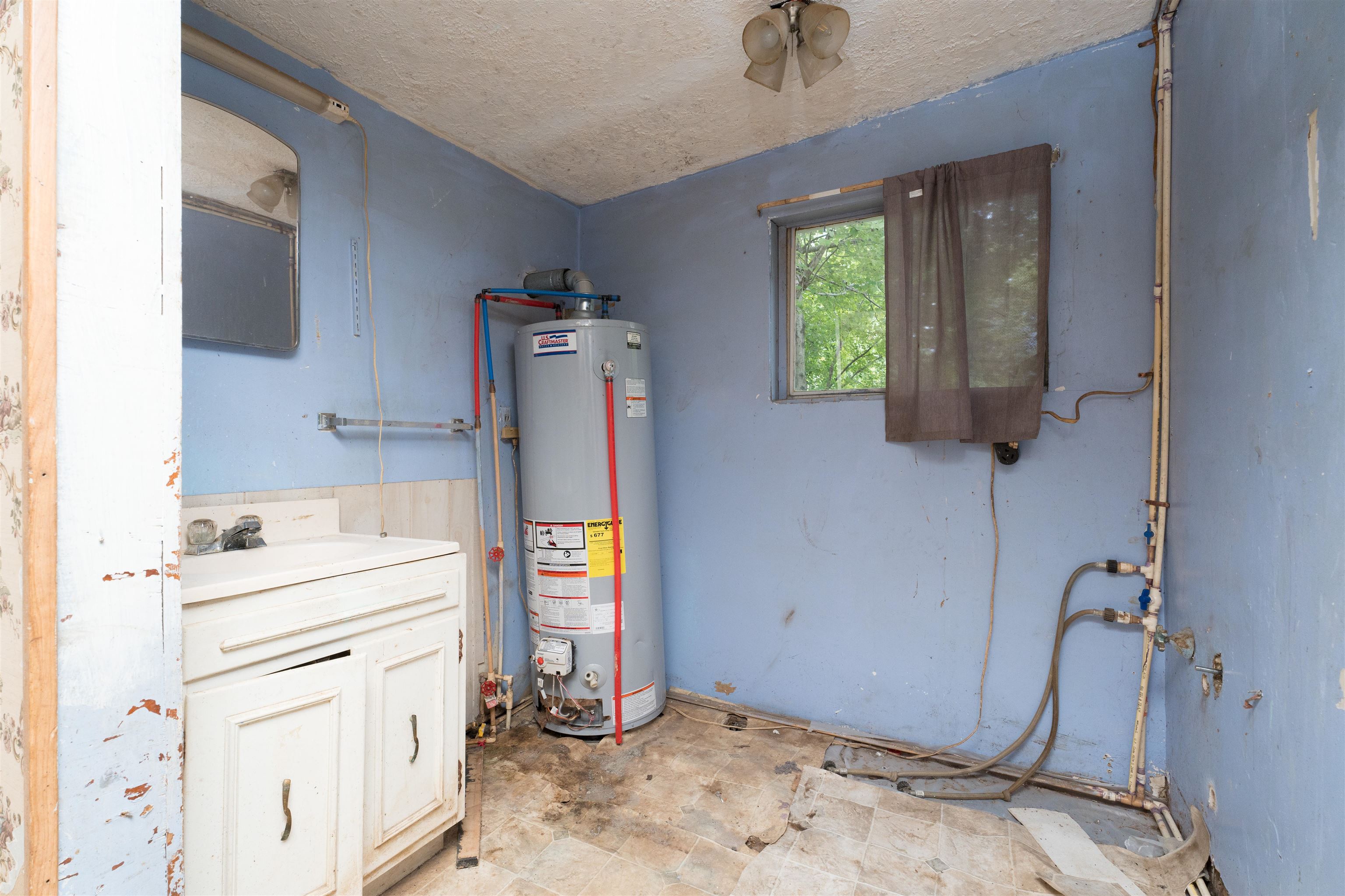 402 Basham Rd, Fordsville, Kentucky 42343, 3 Bedrooms Bedrooms, ,1 BathroomBathrooms,Single Family Residence,For Sale,Basham Rd,90424