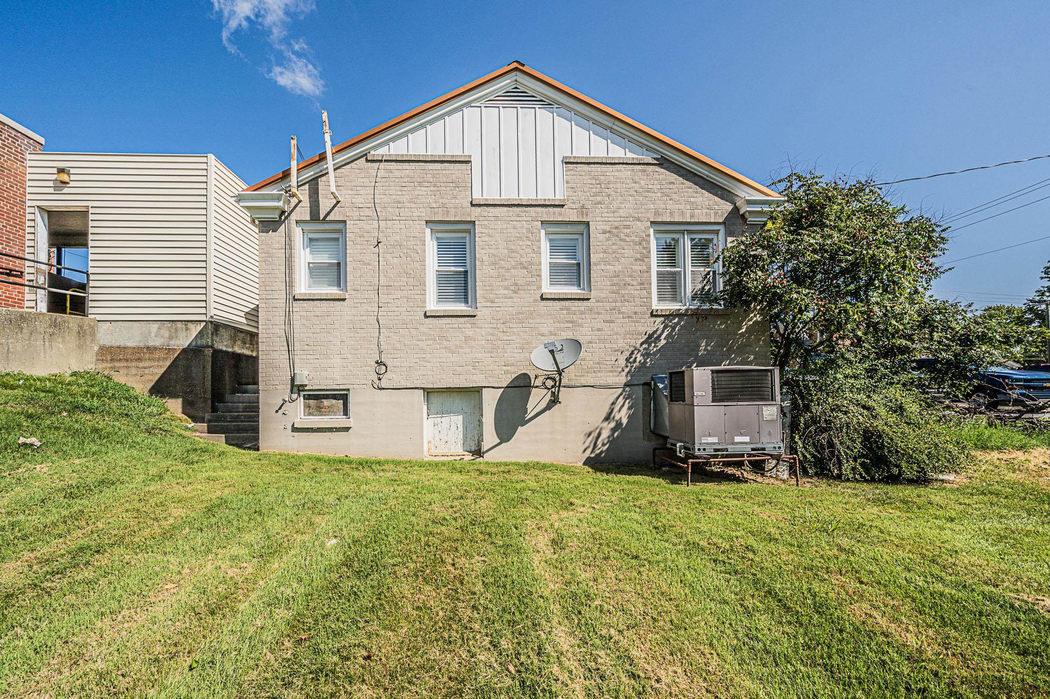 132 Main Cross Street, Greenville, Kentucky 42345, ,Office,For Sale,Main Cross Street,90425