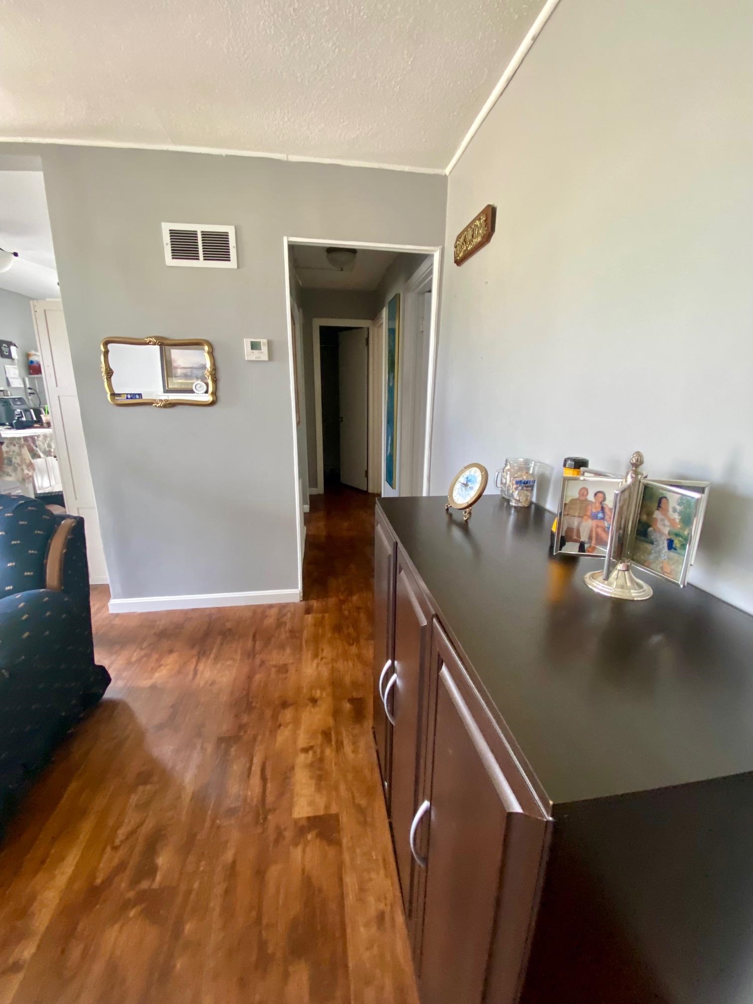 2634 4th Street, Owensboro, Kentucky 42301, 3 Bedrooms Bedrooms, ,1 BathroomBathrooms,Single Family Residence,For Sale,4th Street,90426