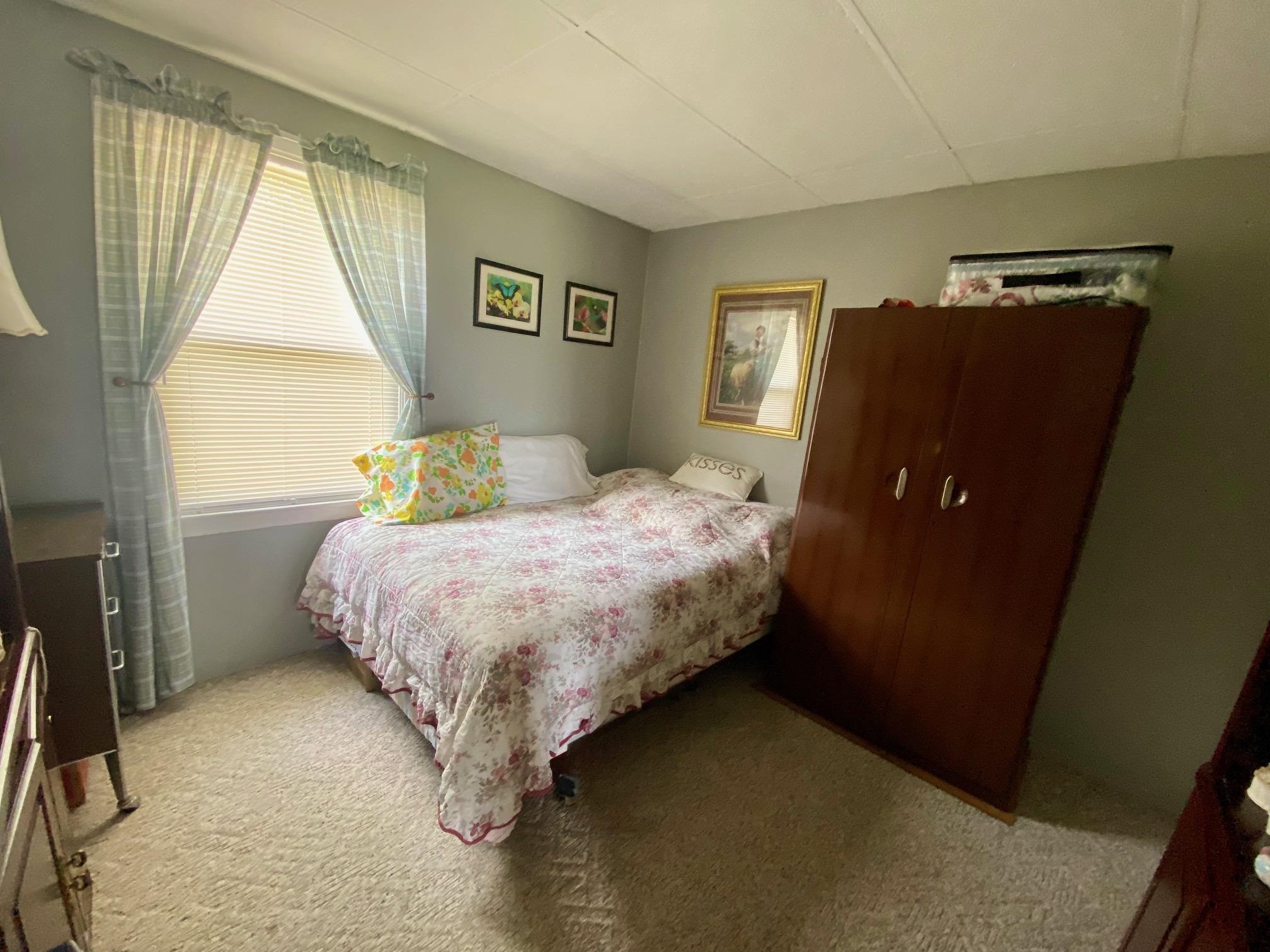 2634 4th Street, Owensboro, Kentucky 42301, 3 Bedrooms Bedrooms, ,1 BathroomBathrooms,Single Family Residence,For Sale,4th Street,90426