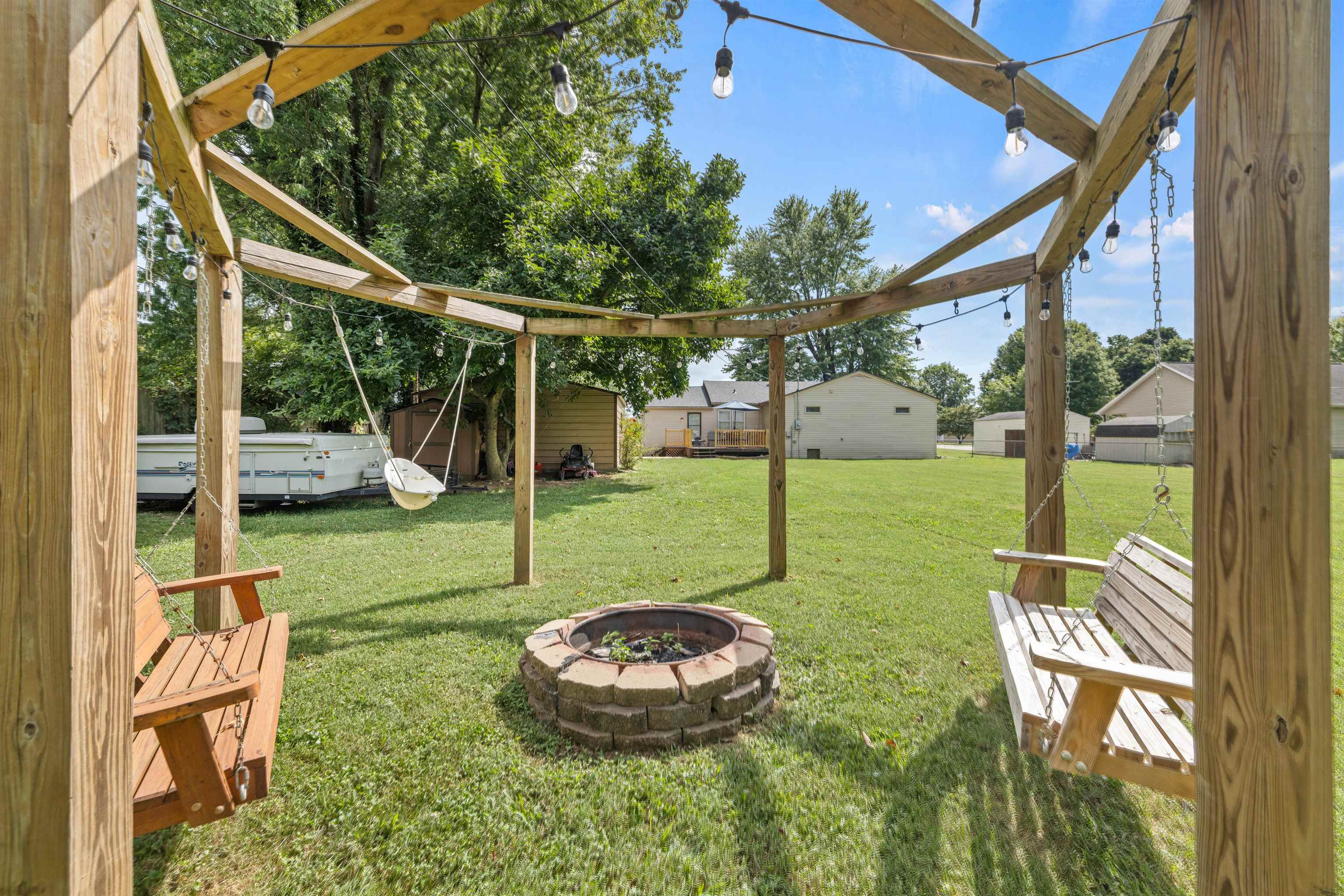 5039 Meadowlark Dr, Owensboro, Kentucky 42301, 3 Bedrooms Bedrooms, ,2 BathroomsBathrooms,Single Family Residence,For Sale,Meadowlark Dr,90428