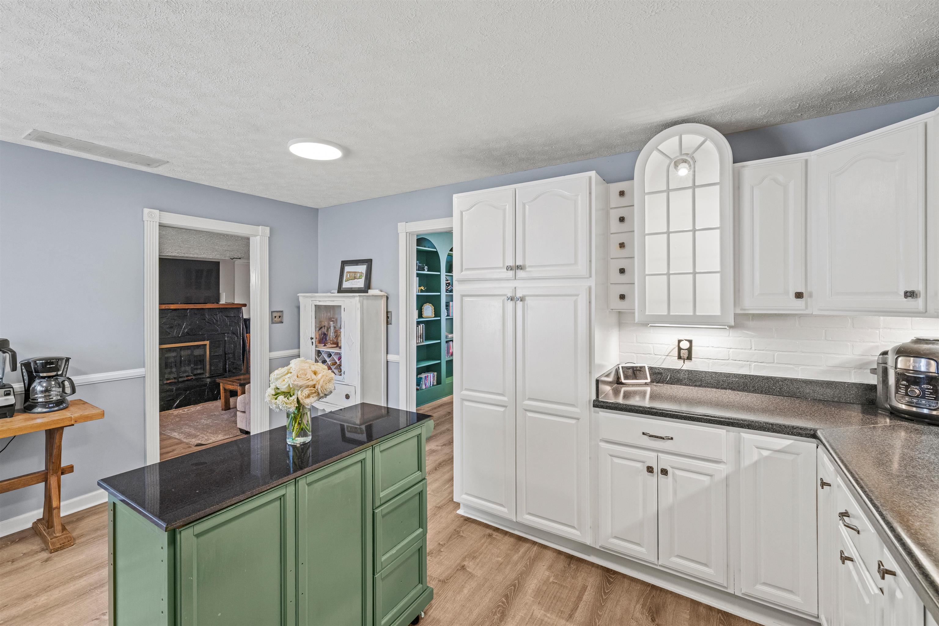 5039 Meadowlark Dr, Owensboro, Kentucky 42301, 3 Bedrooms Bedrooms, ,2 BathroomsBathrooms,Single Family Residence,For Sale,Meadowlark Dr,90428