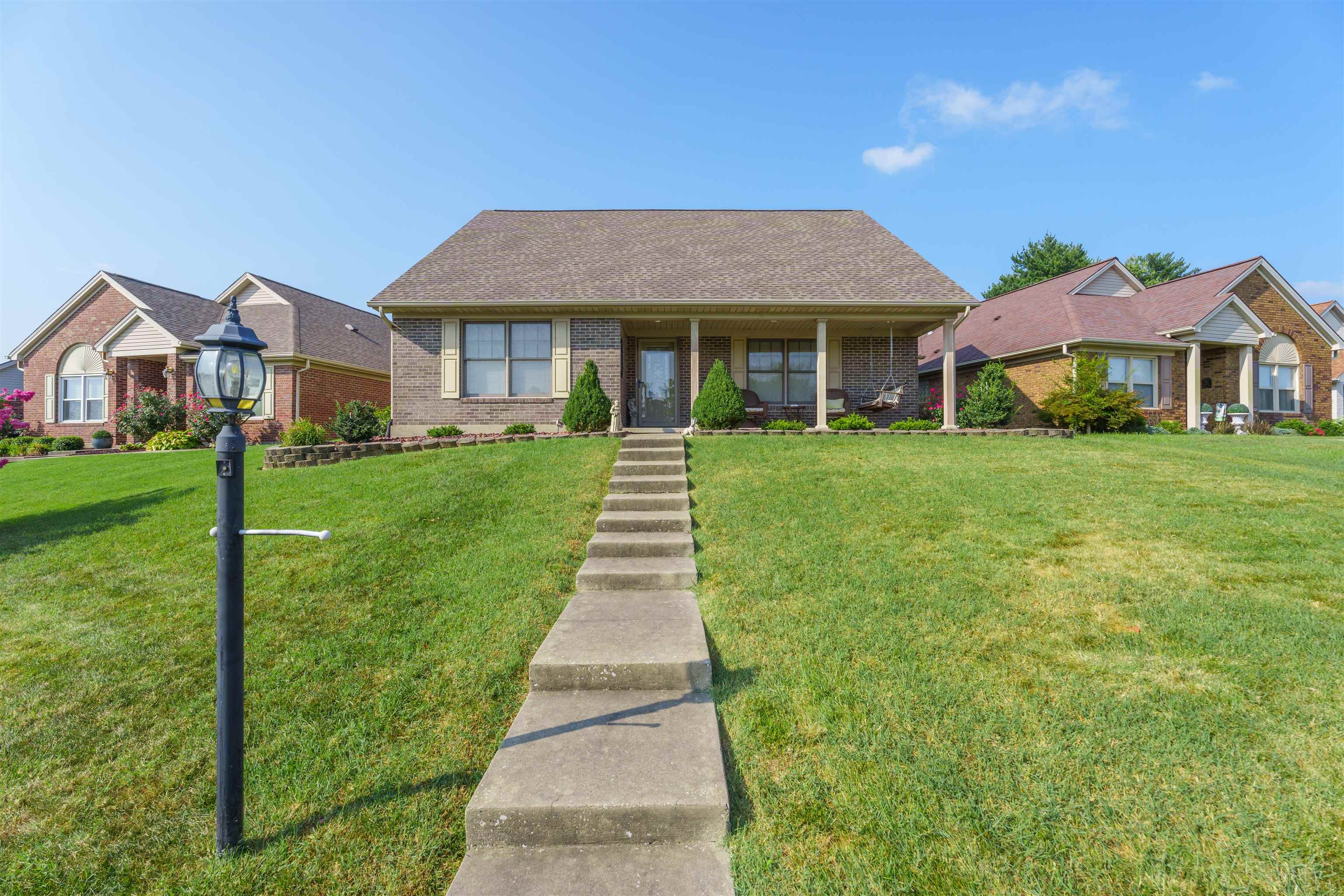 3200 Majestic Prince Dr, Owensboro, Kentucky 42303, 2 Bedrooms Bedrooms, ,2 BathroomsBathrooms,Single Family Residence,For Sale,Majestic Prince Dr,90431