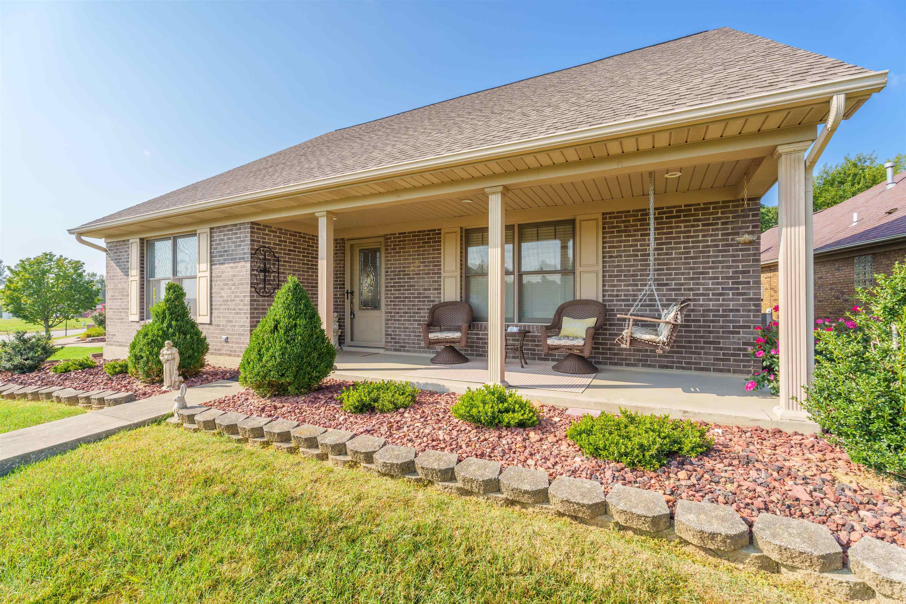 3200 Majestic Prince Dr, Owensboro, Kentucky 42303, 2 Bedrooms Bedrooms, ,2 BathroomsBathrooms,Single Family Residence,For Sale,Majestic Prince Dr,90431