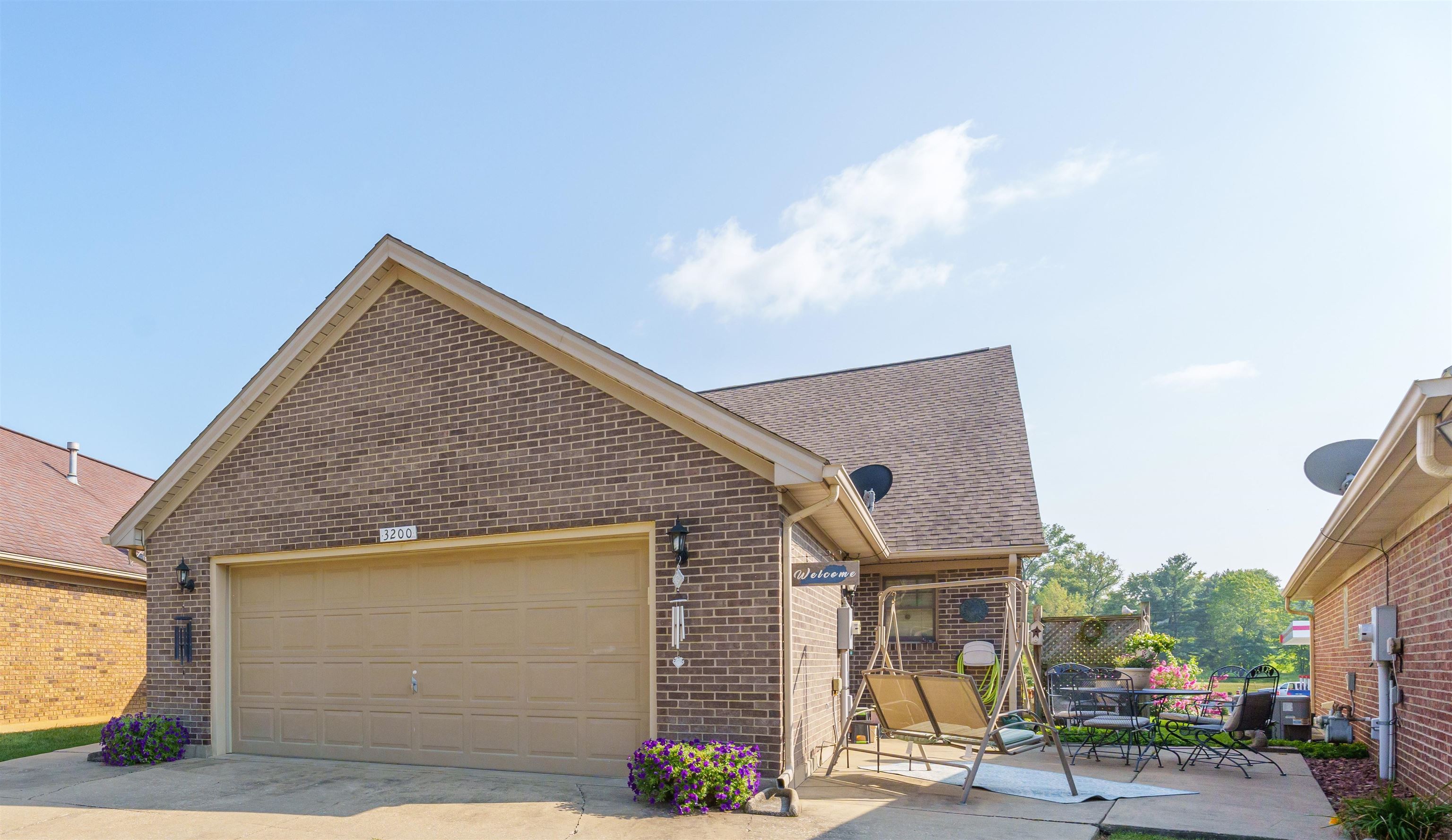 3200 Majestic Prince Dr, Owensboro, Kentucky 42303, 2 Bedrooms Bedrooms, ,2 BathroomsBathrooms,Single Family Residence,For Sale,Majestic Prince Dr,90431