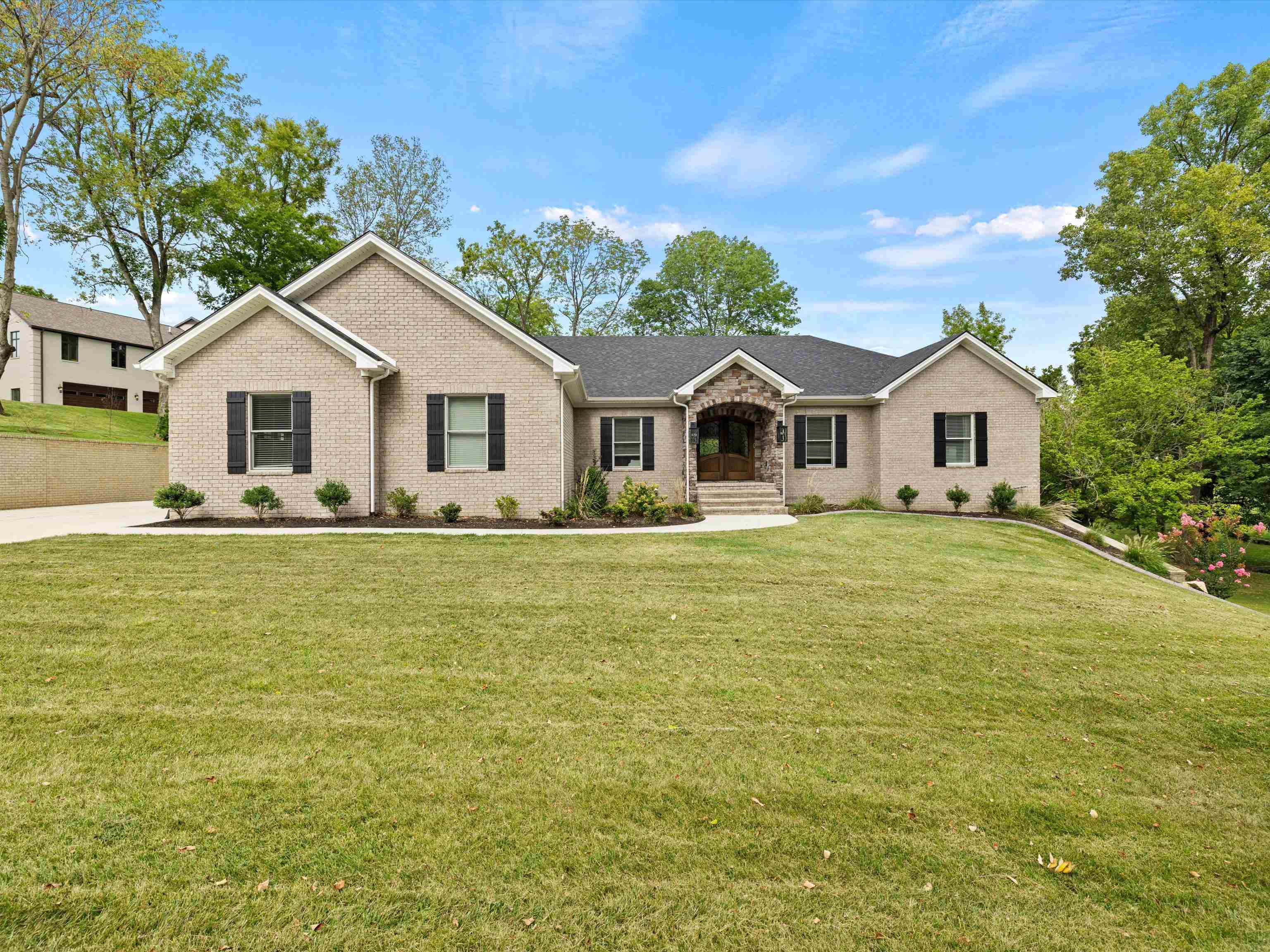 6613 Barcroft Drive, Owensboro, Kentucky 42303, 6 Bedrooms Bedrooms, ,3 BathroomsBathrooms,Single Family Residence,For Sale,Barcroft Drive,90433