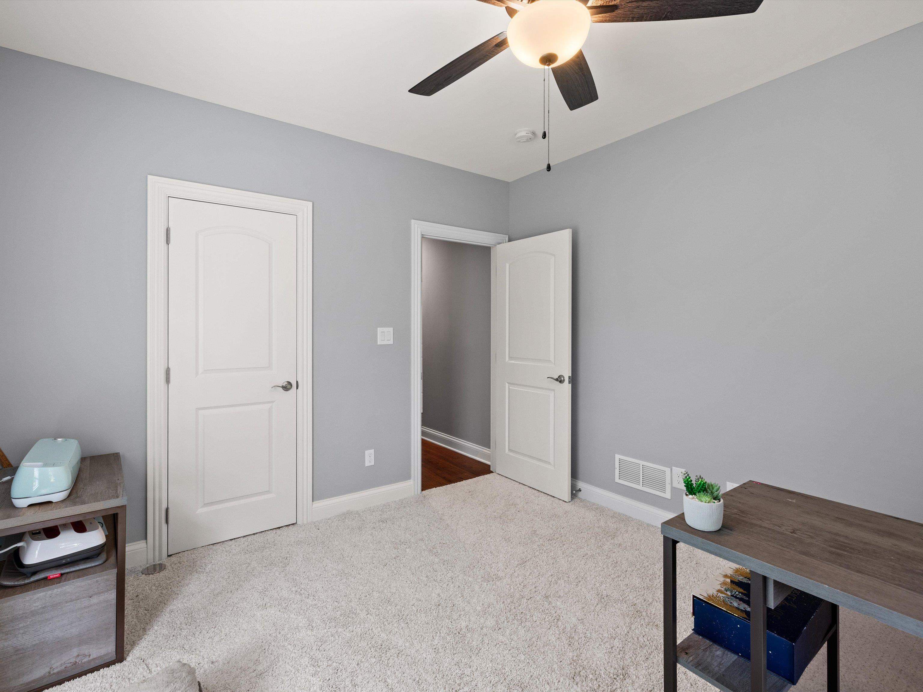 6613 Barcroft Drive, Owensboro, Kentucky 42303, 6 Bedrooms Bedrooms, ,3 BathroomsBathrooms,Single Family Residence,For Sale,Barcroft Drive,90433