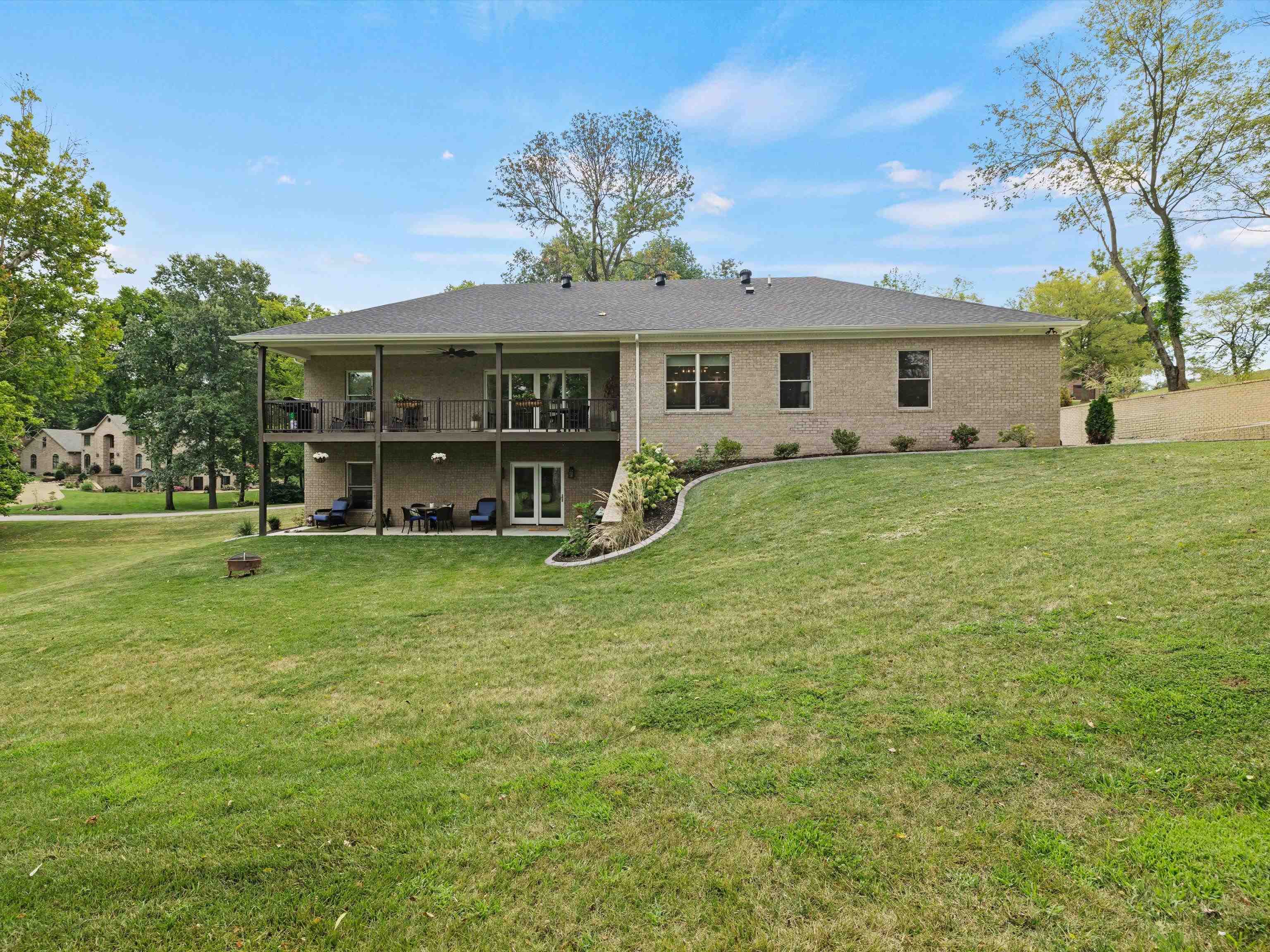 6613 Barcroft Drive, Owensboro, Kentucky 42303, 6 Bedrooms Bedrooms, ,3 BathroomsBathrooms,Single Family Residence,For Sale,Barcroft Drive,90433