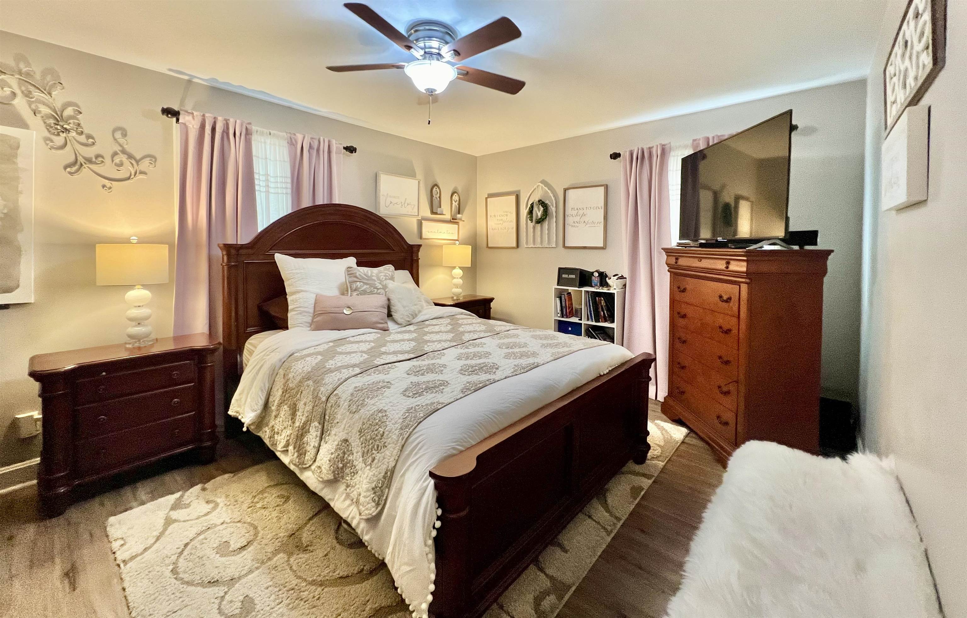 Master Bedroom has it's own walk-in closet