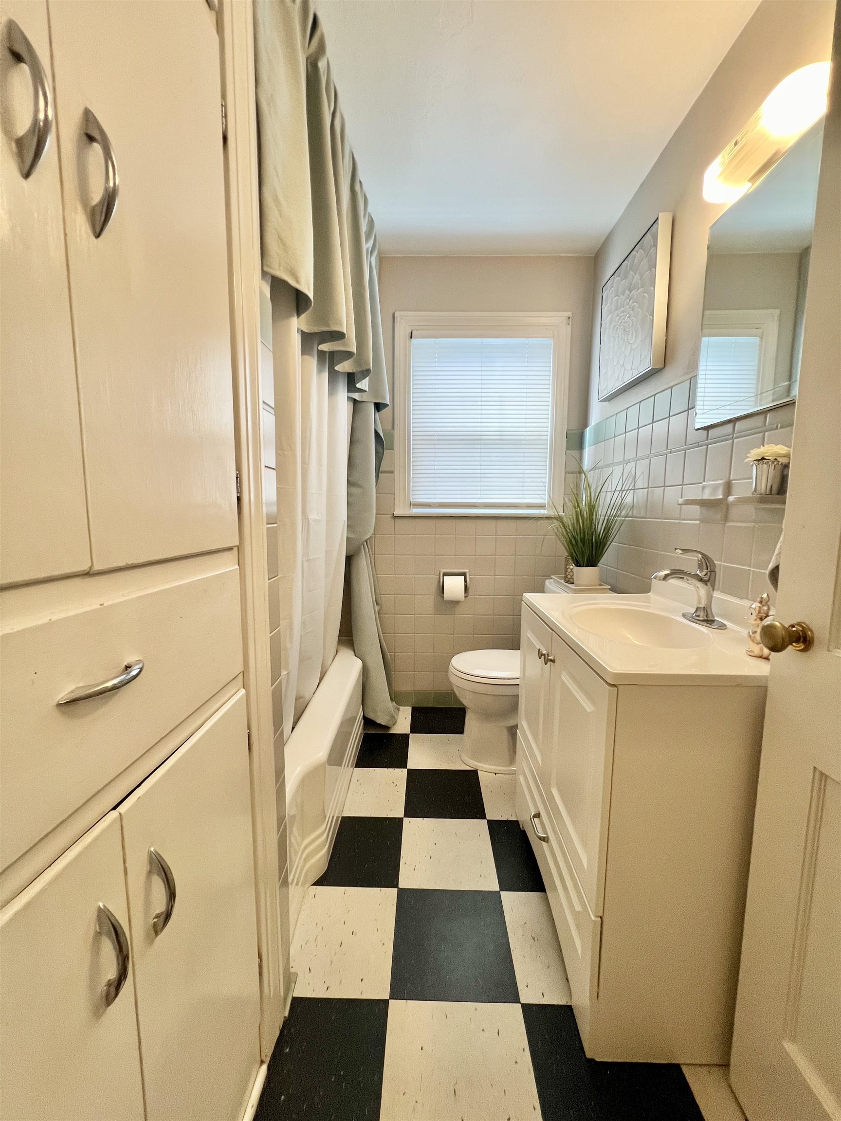 420 W. Highland Ct, Owensboro, Kentucky 42303, 2 Bedrooms Bedrooms, ,1 BathroomBathrooms,Single Family Residence,For Sale,W. Highland Ct,90435