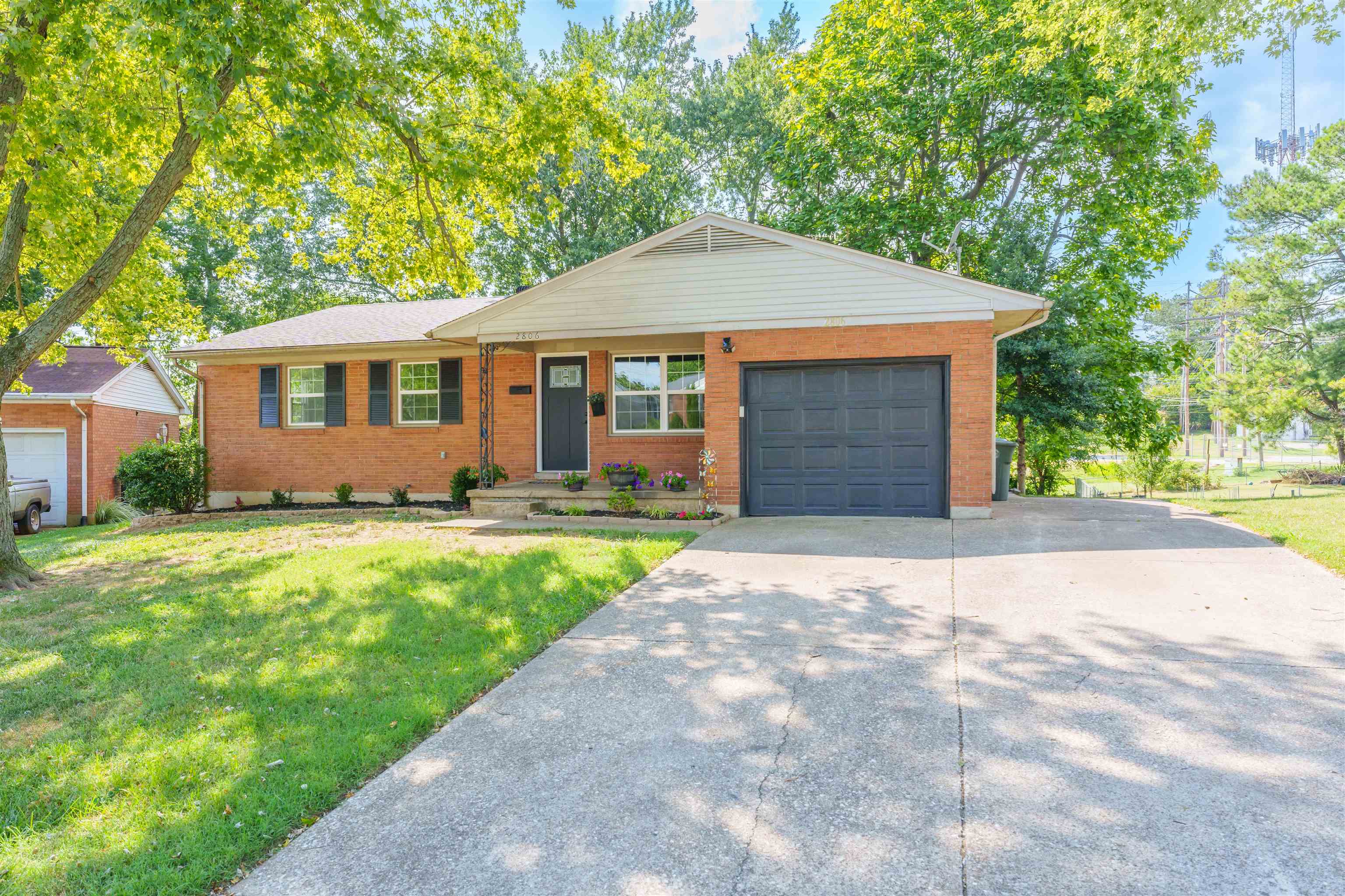 2806 Asbury Place, Owensboro, Kentucky 42303, 4 Bedrooms Bedrooms, ,2 BathroomsBathrooms,Single Family Residence,For Sale,Asbury Place,90440