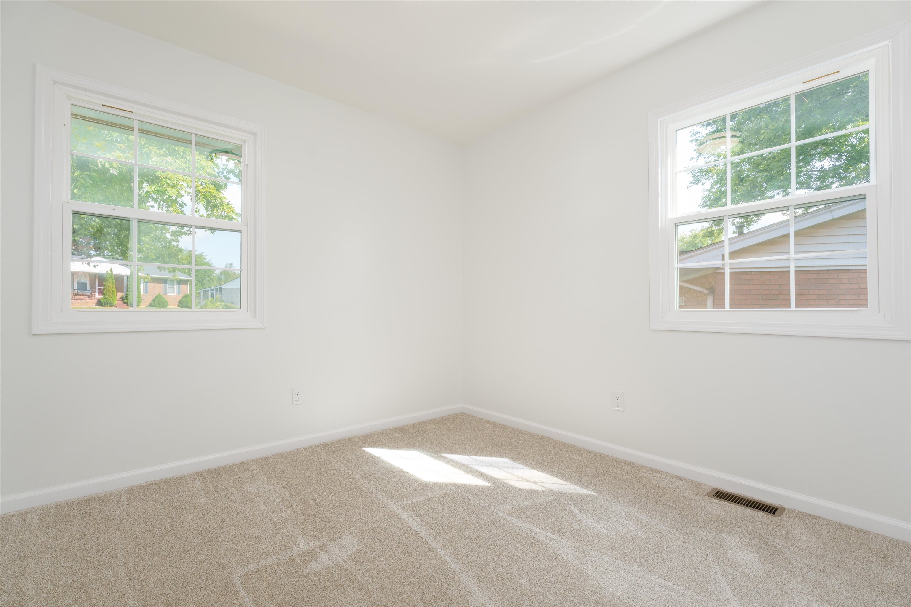 2806 Asbury Place, Owensboro, Kentucky 42303, 4 Bedrooms Bedrooms, ,2 BathroomsBathrooms,Single Family Residence,For Sale,Asbury Place,90440