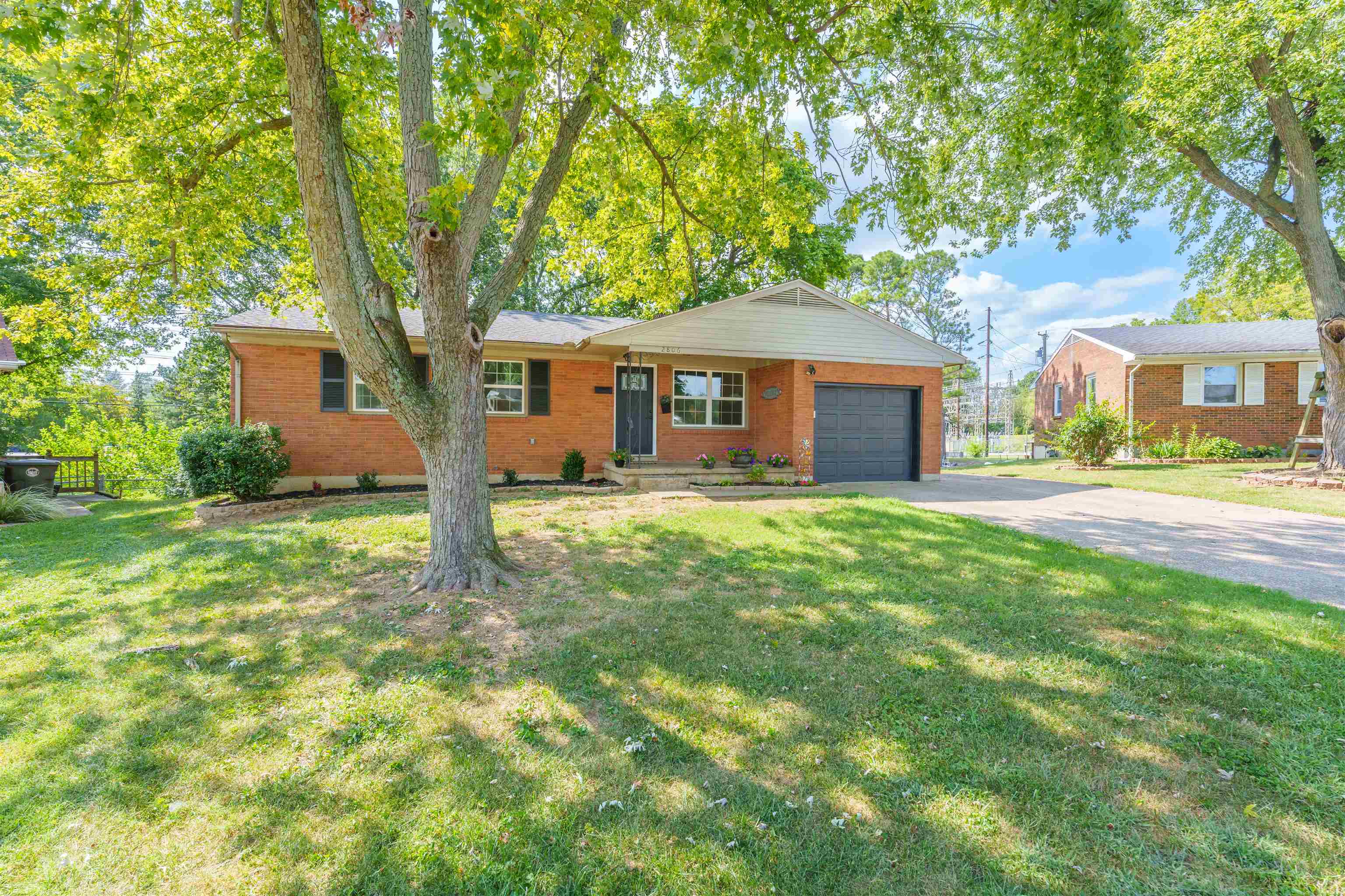 2806 Asbury Place, Owensboro, Kentucky 42303, 4 Bedrooms Bedrooms, ,2 BathroomsBathrooms,Single Family Residence,For Sale,Asbury Place,90440