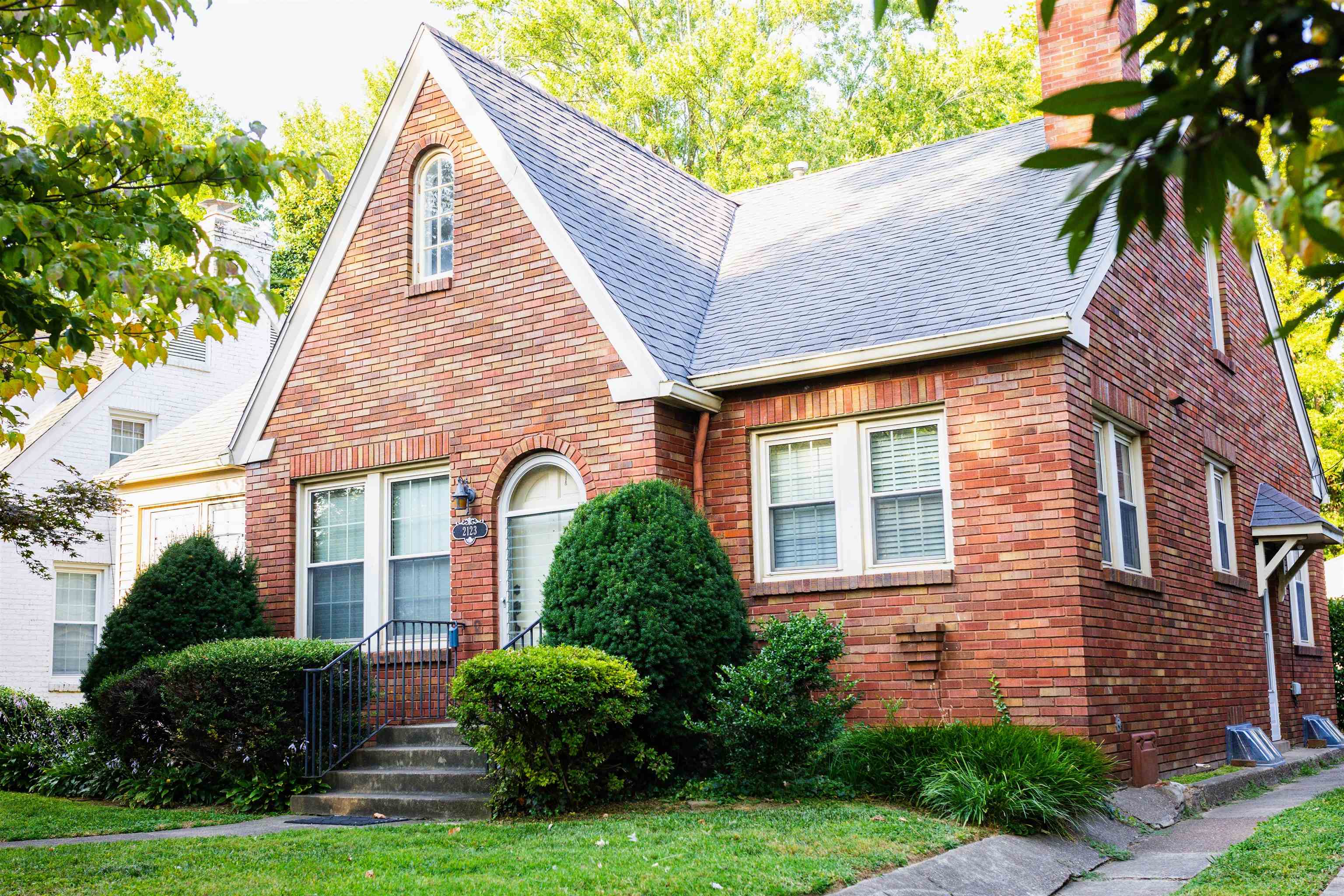 2123 Locust St., Owensboro, Kentucky 42301, 5 Bedrooms Bedrooms, ,3 BathroomsBathrooms,Single Family Residence,For Sale,Locust St.,90442