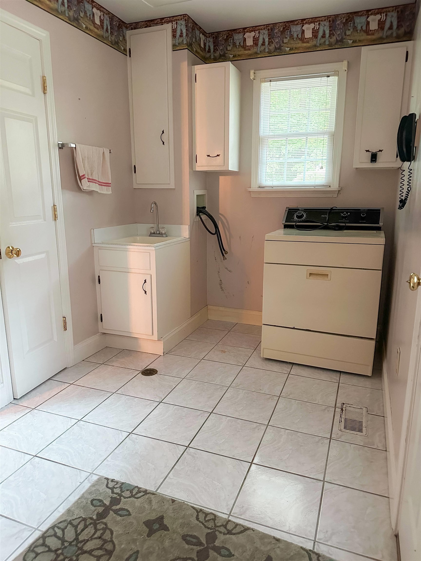2123 Locust St., Owensboro, Kentucky 42301, 5 Bedrooms Bedrooms, ,3 BathroomsBathrooms,Single Family Residence,For Sale,Locust St.,90442
