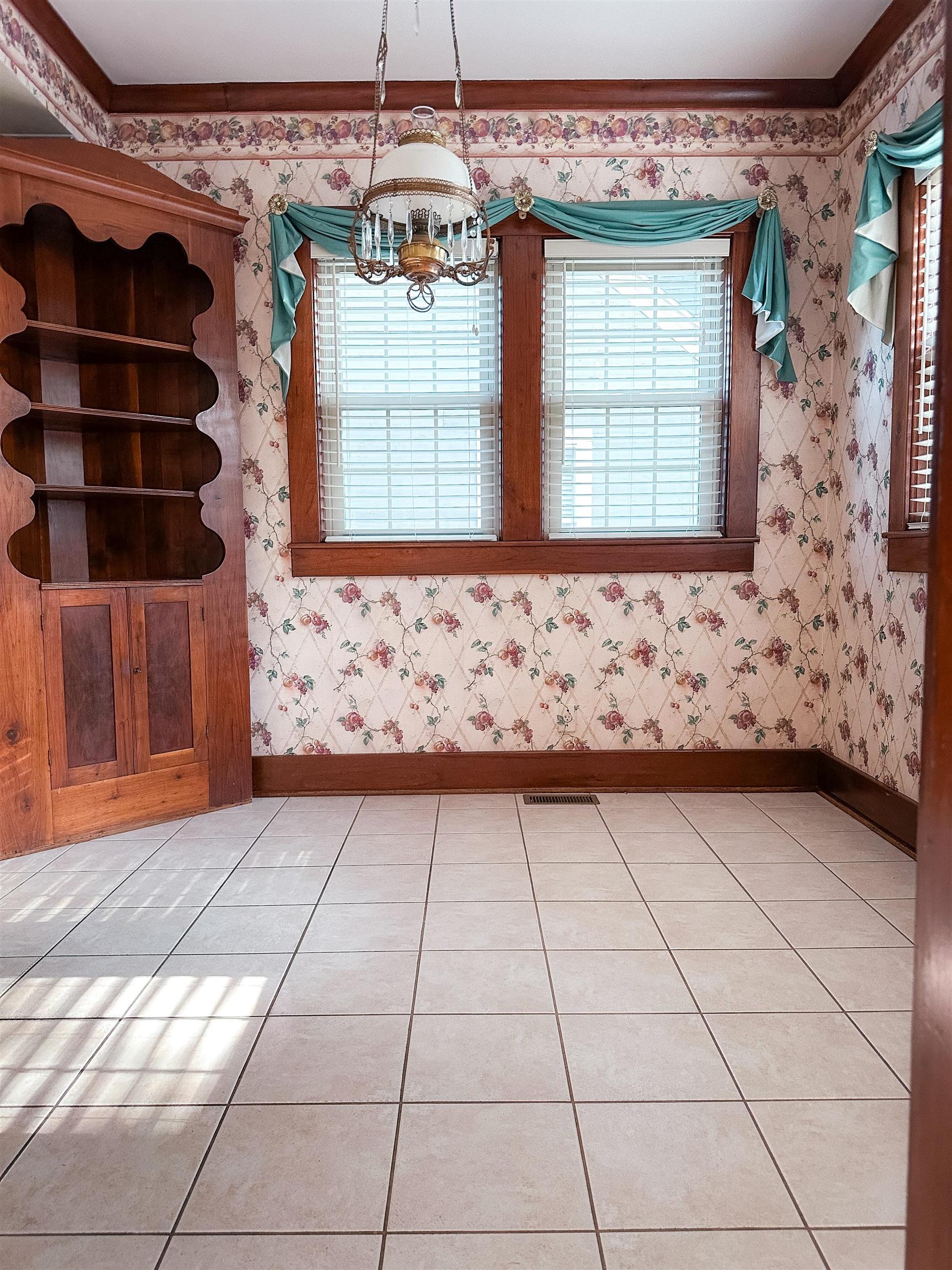 2123 Locust St., Owensboro, Kentucky 42301, 5 Bedrooms Bedrooms, ,3 BathroomsBathrooms,Single Family Residence,For Sale,Locust St.,90442
