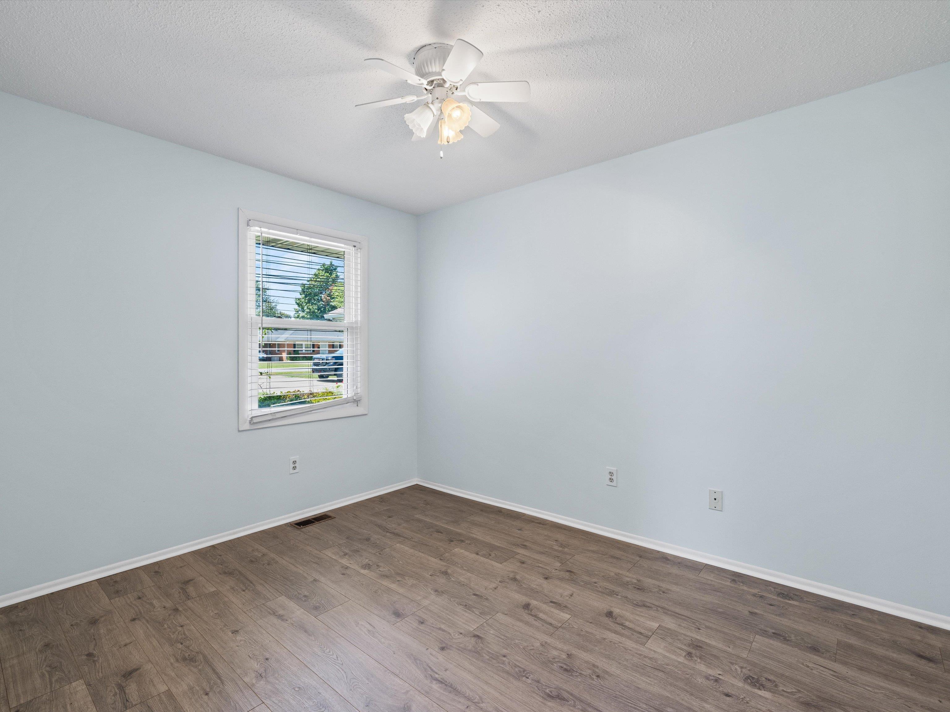 2615 Old Hartford Rd, Owensboro, Kentucky 42301, 4 Bedrooms Bedrooms, ,2 BathroomsBathrooms,Single Family Residence,For Sale,Old Hartford Rd,90448