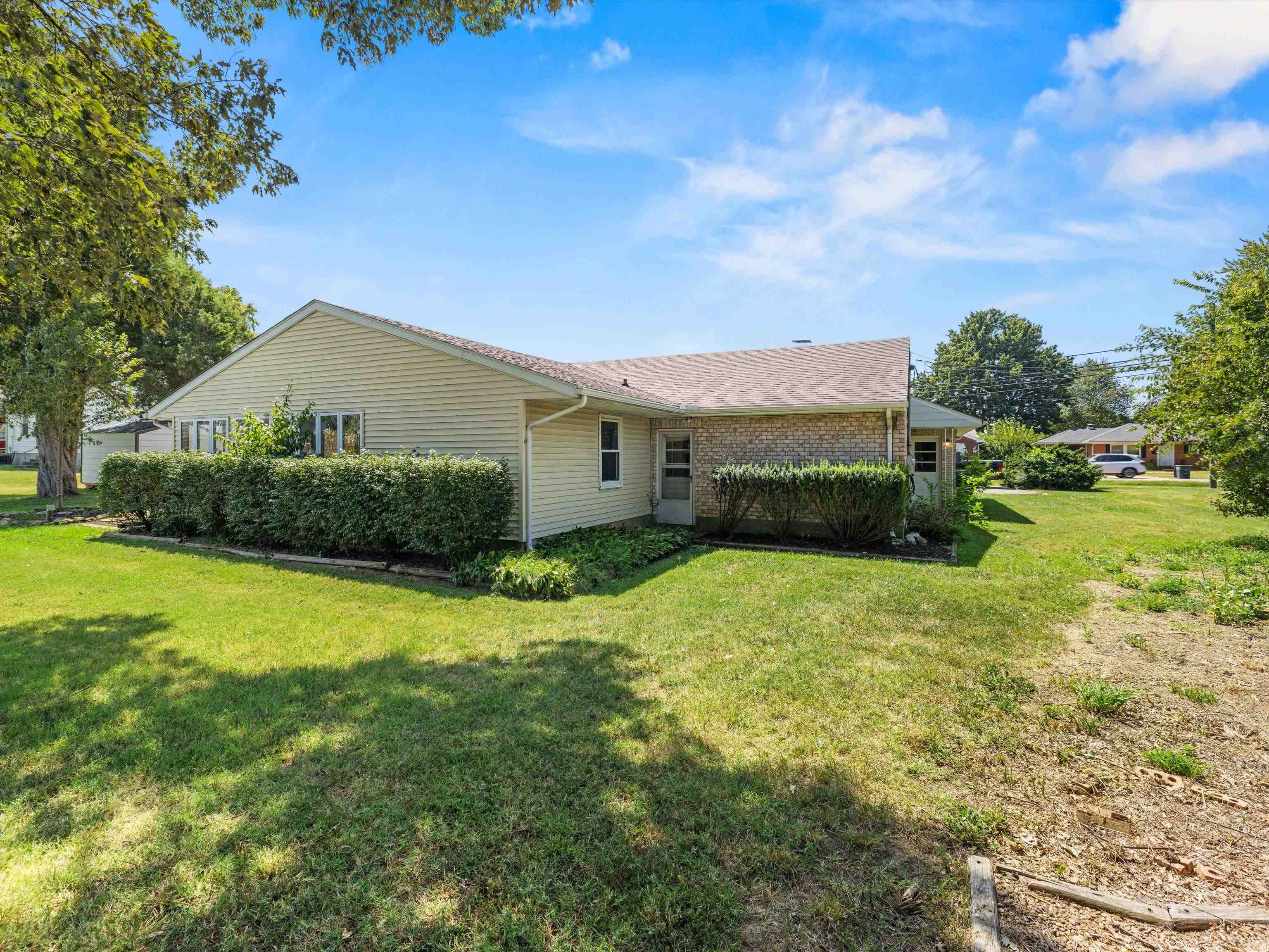 2615 Old Hartford Rd, Owensboro, Kentucky 42301, 4 Bedrooms Bedrooms, ,2 BathroomsBathrooms,Single Family Residence,For Sale,Old Hartford Rd,90448