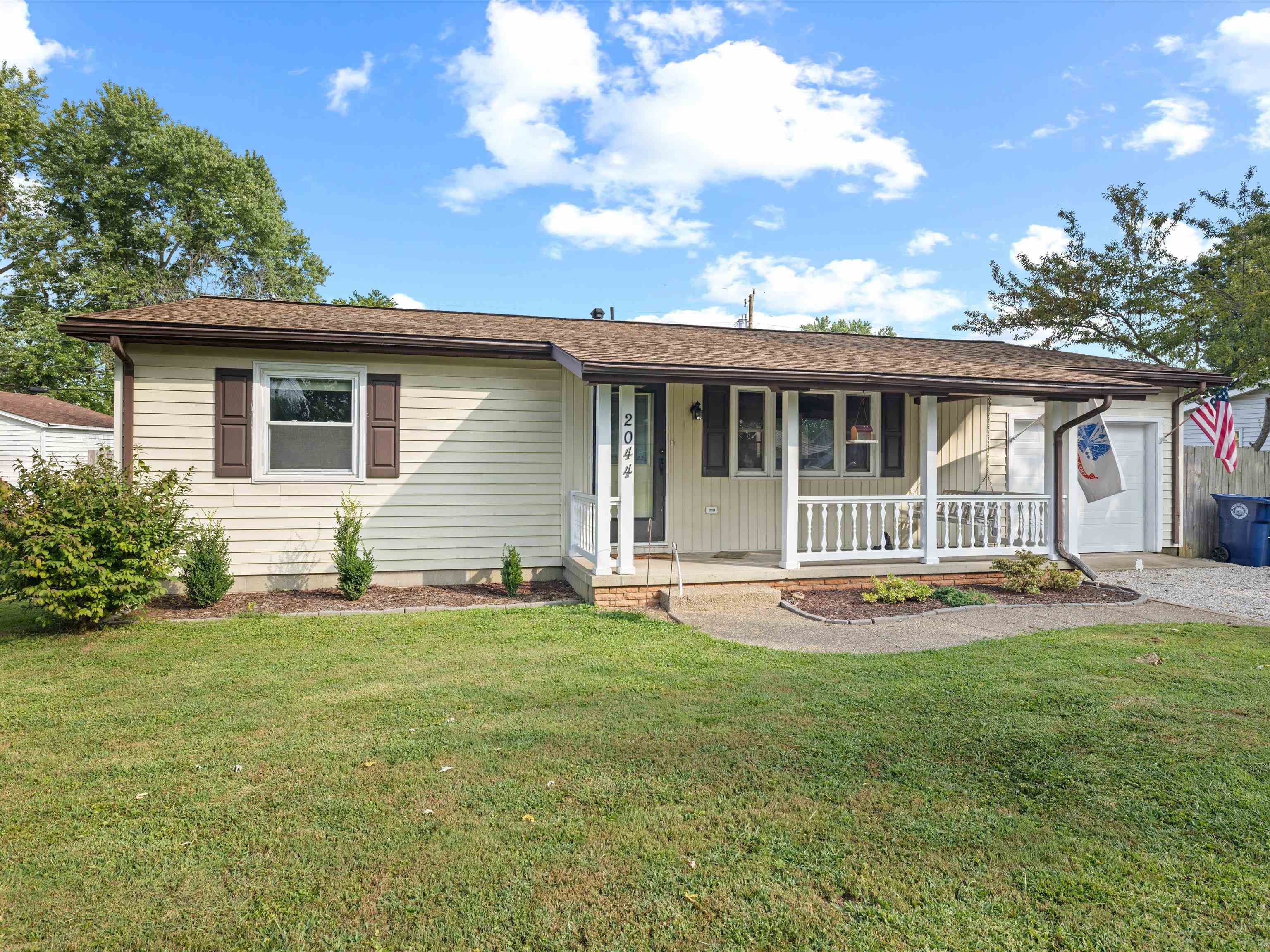 2044 Country Drive, Henderson, Kentucky 42420, 3 Bedrooms Bedrooms, ,2 BathroomsBathrooms,Single Family Residence,For Sale,Country Drive,90456