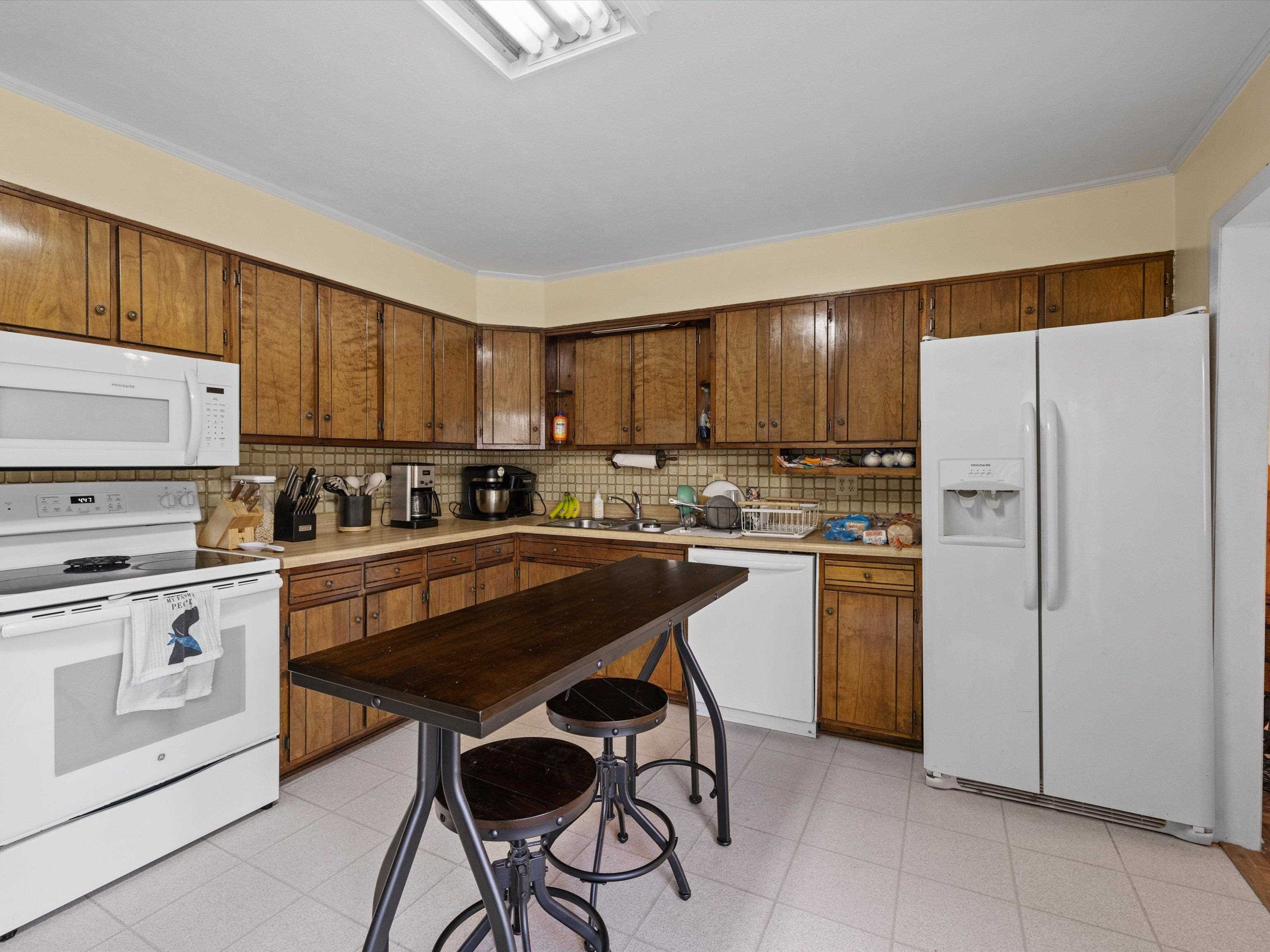 2044 Country Drive, Henderson, Kentucky 42420, 3 Bedrooms Bedrooms, ,2 BathroomsBathrooms,Single Family Residence,For Sale,Country Drive,90456
