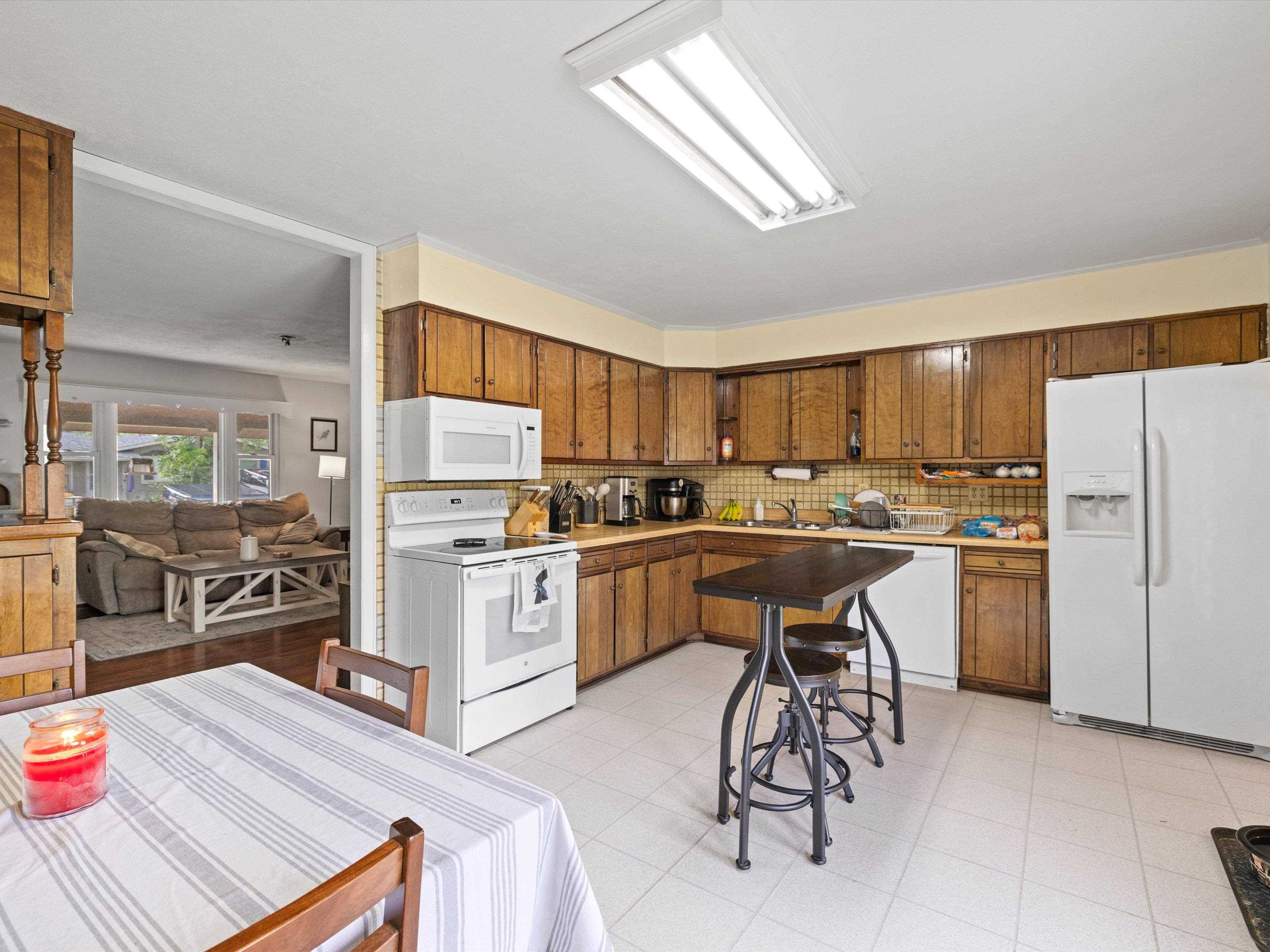 2044 Country Drive, Henderson, Kentucky 42420, 3 Bedrooms Bedrooms, ,2 BathroomsBathrooms,Single Family Residence,For Sale,Country Drive,90456