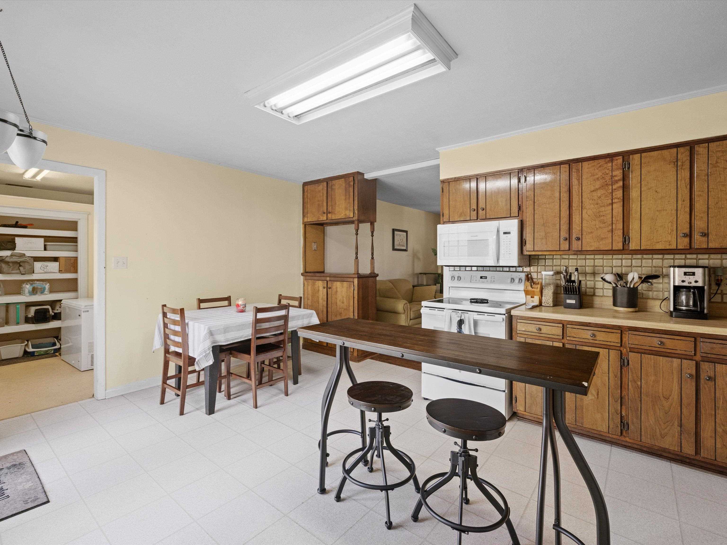 2044 Country Drive, Henderson, Kentucky 42420, 3 Bedrooms Bedrooms, ,2 BathroomsBathrooms,Single Family Residence,For Sale,Country Drive,90456