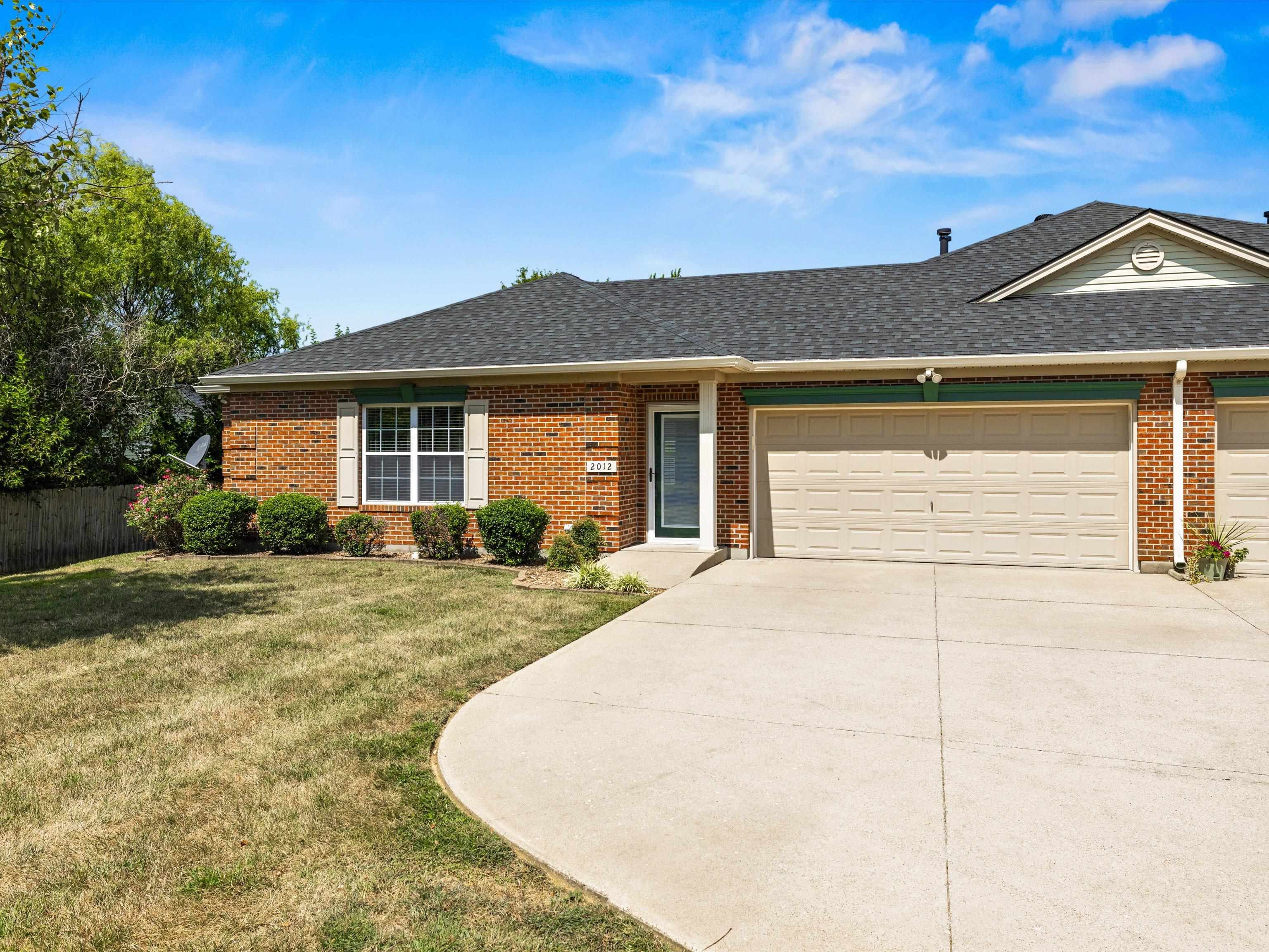 2012 Viola Gardens, Owensboro, Kentucky 42303-4002, 2 Bedrooms Bedrooms, ,2 BathroomsBathrooms,Condominium,For Sale,Viola Gardens,90466