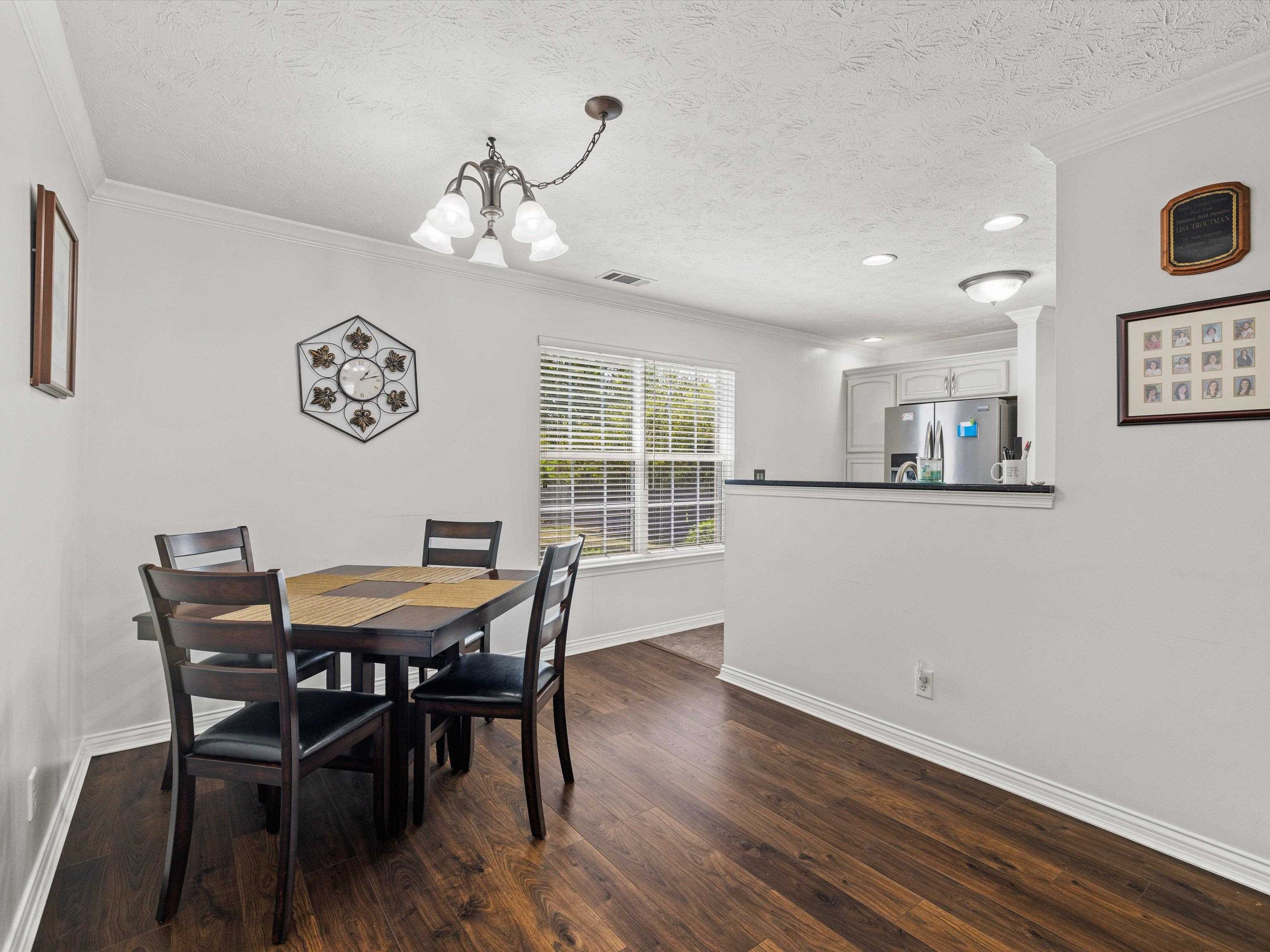 2012 Viola Gardens, Owensboro, Kentucky 42303-4002, 2 Bedrooms Bedrooms, ,2 BathroomsBathrooms,Condominium,For Sale,Viola Gardens,90466