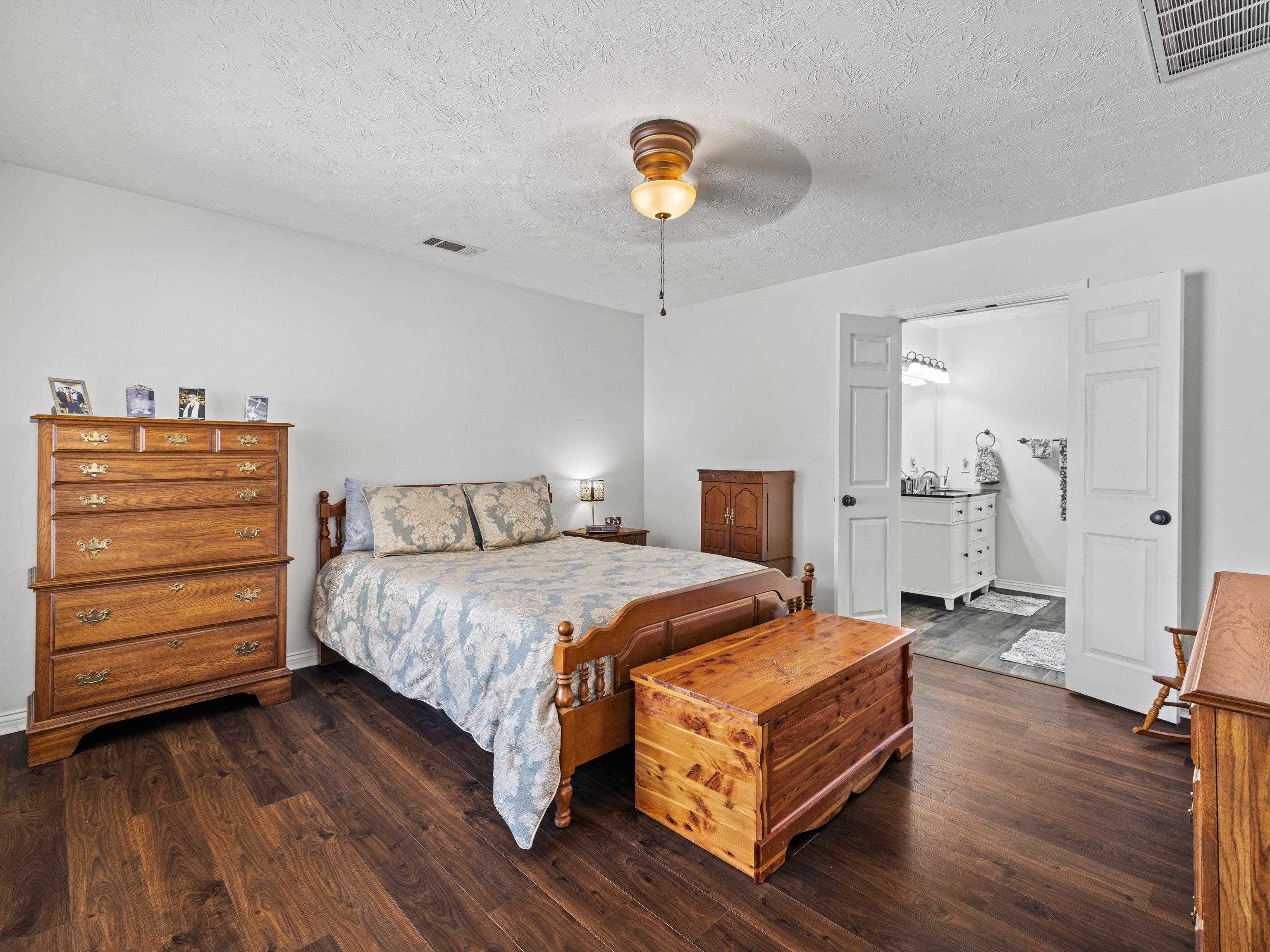 2012 Viola Gardens, Owensboro, Kentucky 42303-4002, 2 Bedrooms Bedrooms, ,2 BathroomsBathrooms,Condominium,For Sale,Viola Gardens,90466