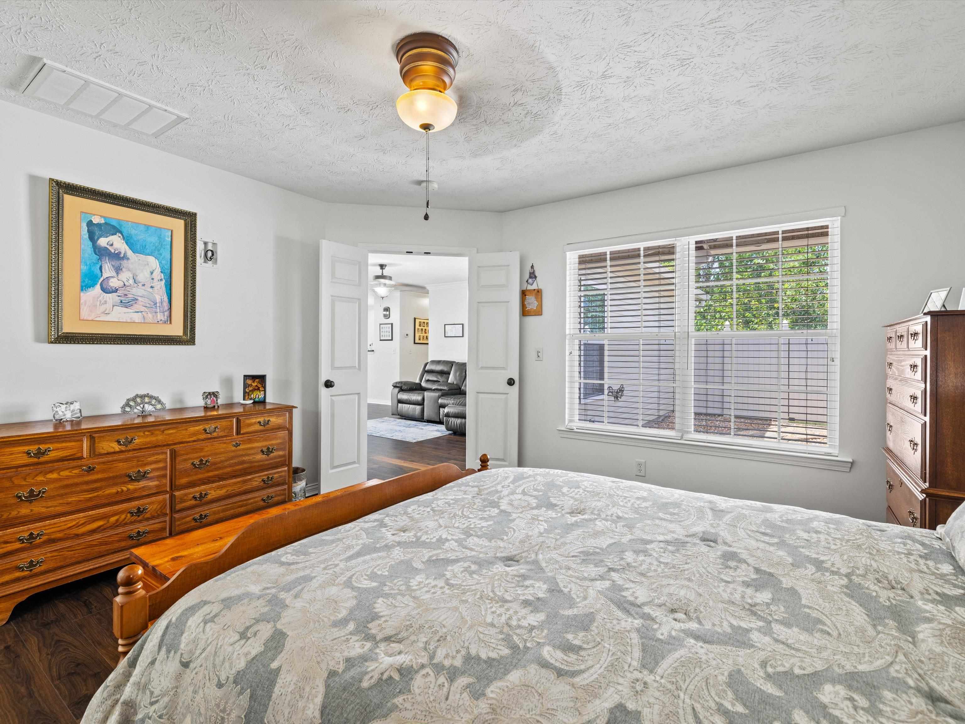 2012 Viola Gardens, Owensboro, Kentucky 42303-4002, 2 Bedrooms Bedrooms, ,2 BathroomsBathrooms,Condominium,For Sale,Viola Gardens,90466