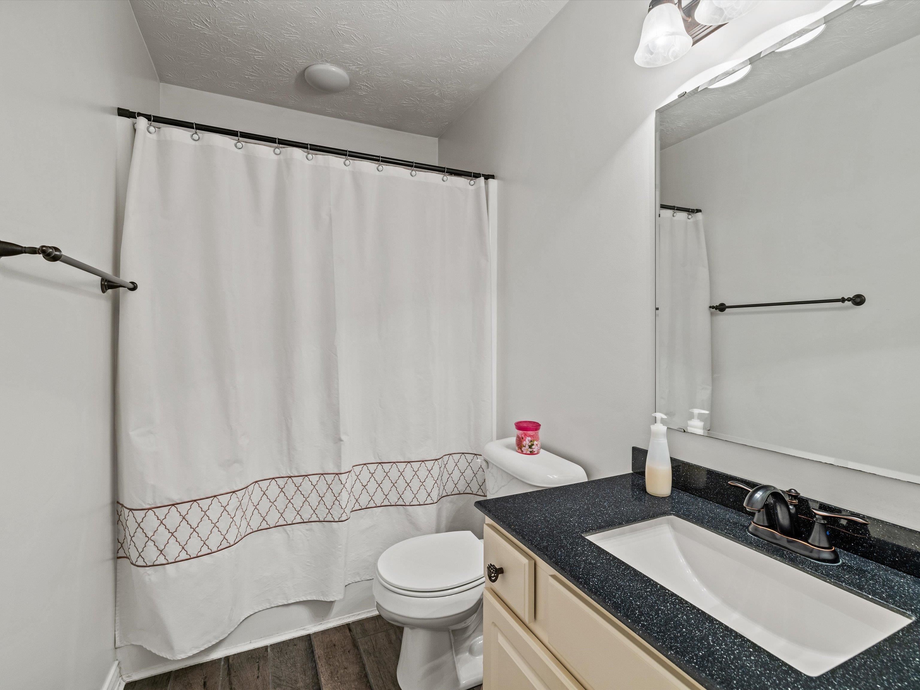 2012 Viola Gardens, Owensboro, Kentucky 42303-4002, 2 Bedrooms Bedrooms, ,2 BathroomsBathrooms,Condominium,For Sale,Viola Gardens,90466