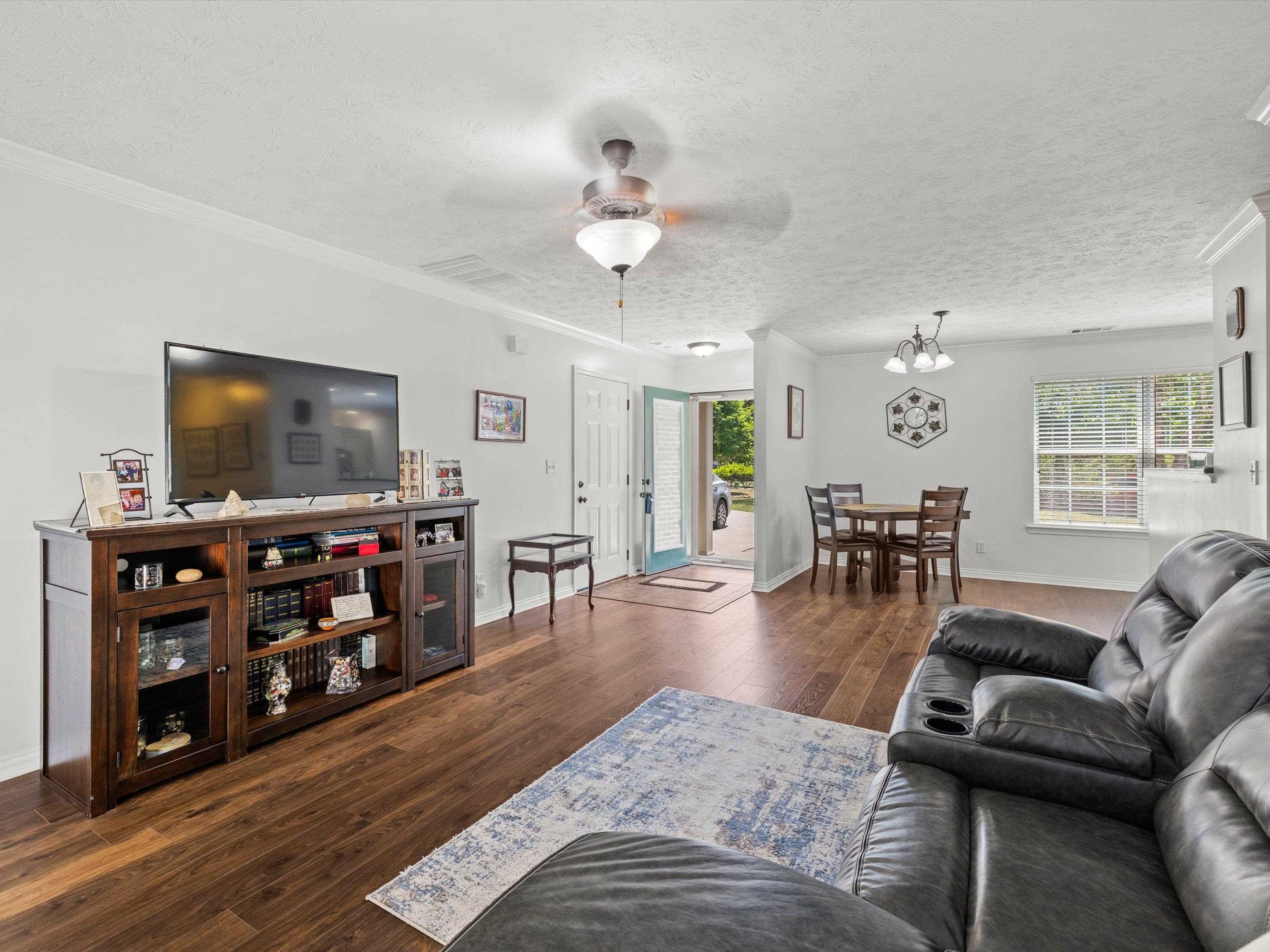 2012 Viola Gardens, Owensboro, Kentucky 42303-4002, 2 Bedrooms Bedrooms, ,2 BathroomsBathrooms,Condominium,For Sale,Viola Gardens,90466