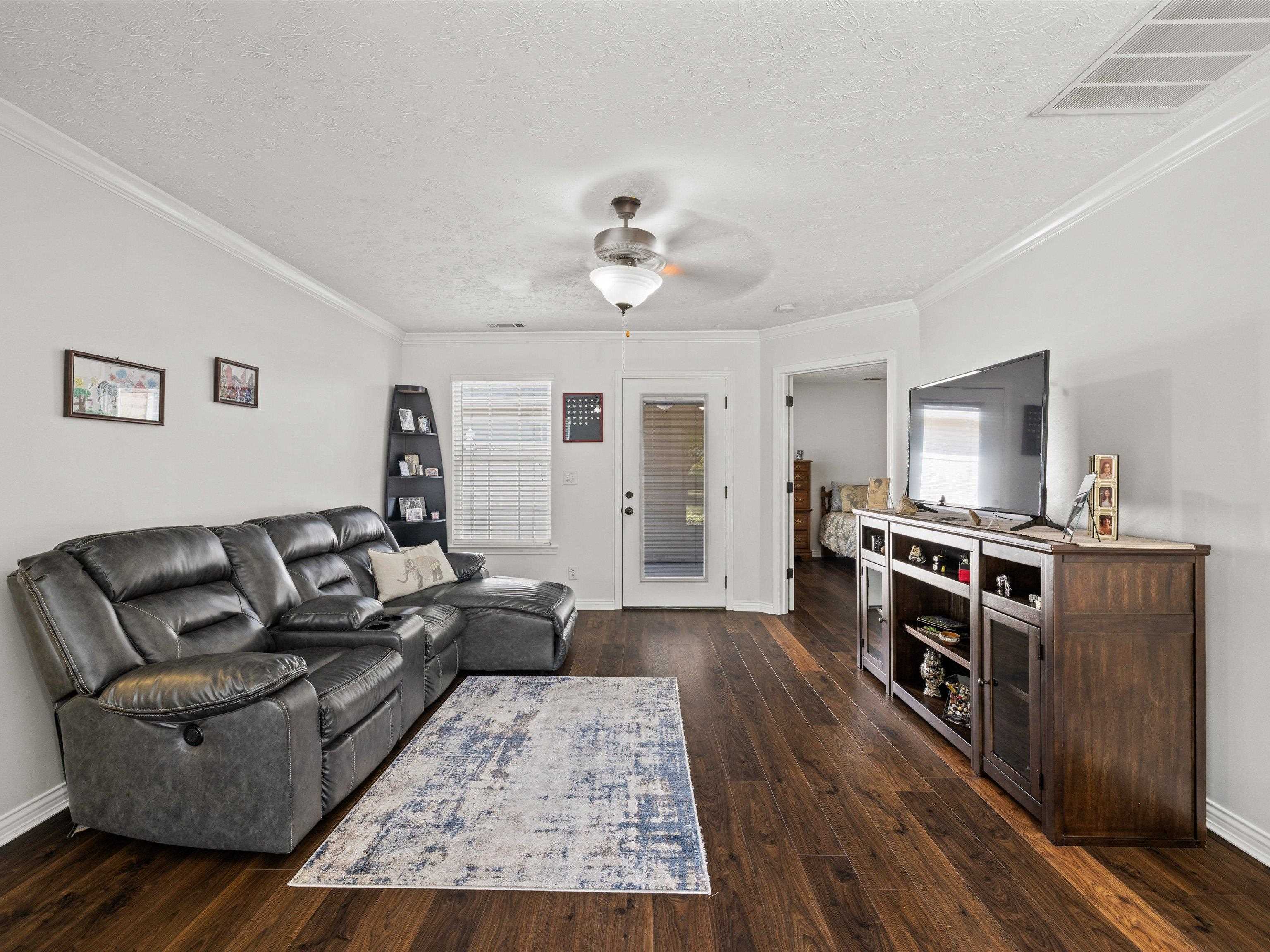 2012 Viola Gardens, Owensboro, Kentucky 42303-4002, 2 Bedrooms Bedrooms, ,2 BathroomsBathrooms,Condominium,For Sale,Viola Gardens,90466