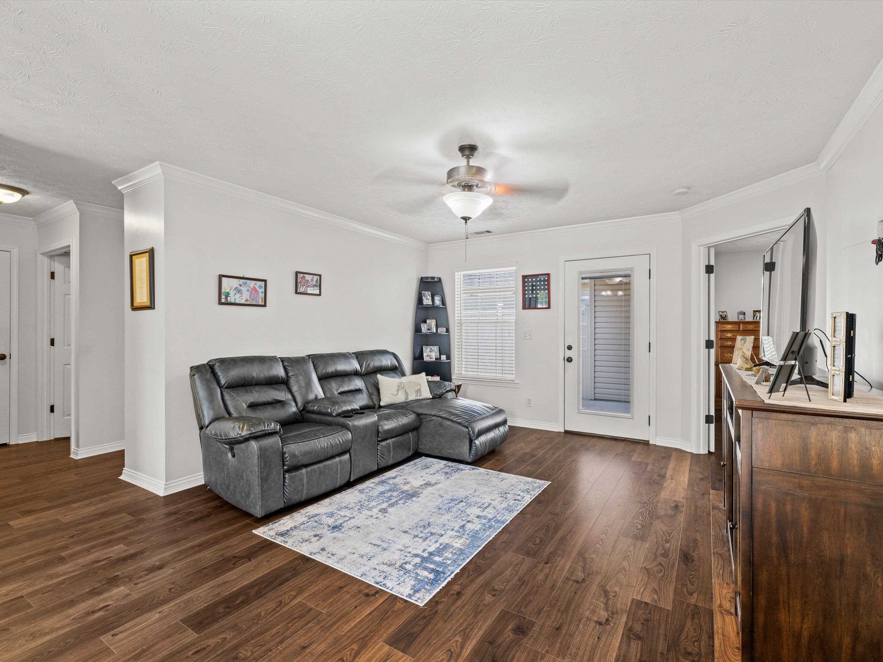 2012 Viola Gardens, Owensboro, Kentucky 42303-4002, 2 Bedrooms Bedrooms, ,2 BathroomsBathrooms,Condominium,For Sale,Viola Gardens,90466