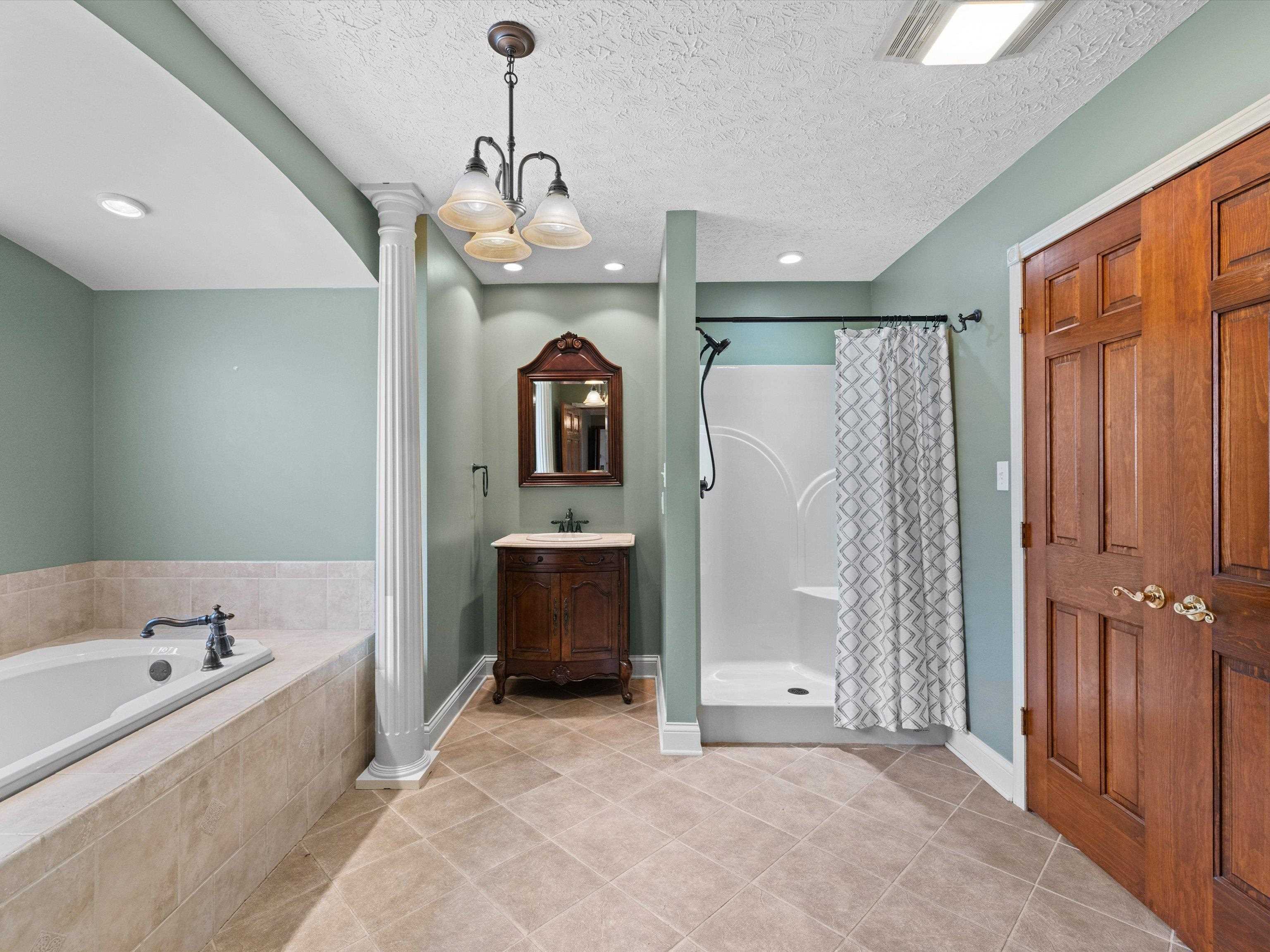 2925 Plymouth Pl, Owensboro, Kentucky 42303, 3 Bedrooms Bedrooms, ,2 BathroomsBathrooms,Single Family Residence,For Sale,Plymouth Pl,90469