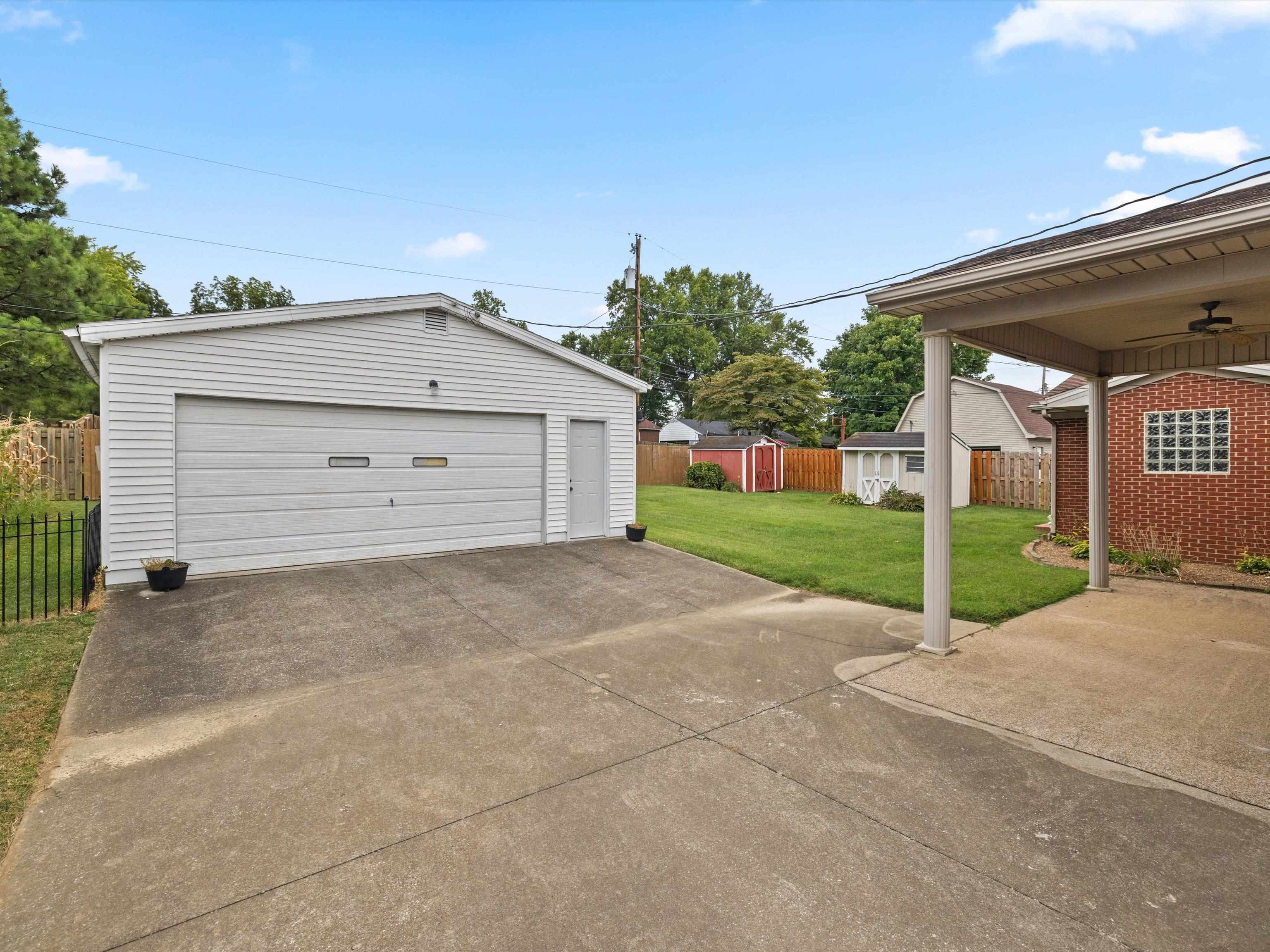 2925 Plymouth Pl, Owensboro, Kentucky 42303, 3 Bedrooms Bedrooms, ,2 BathroomsBathrooms,Single Family Residence,For Sale,Plymouth Pl,90469