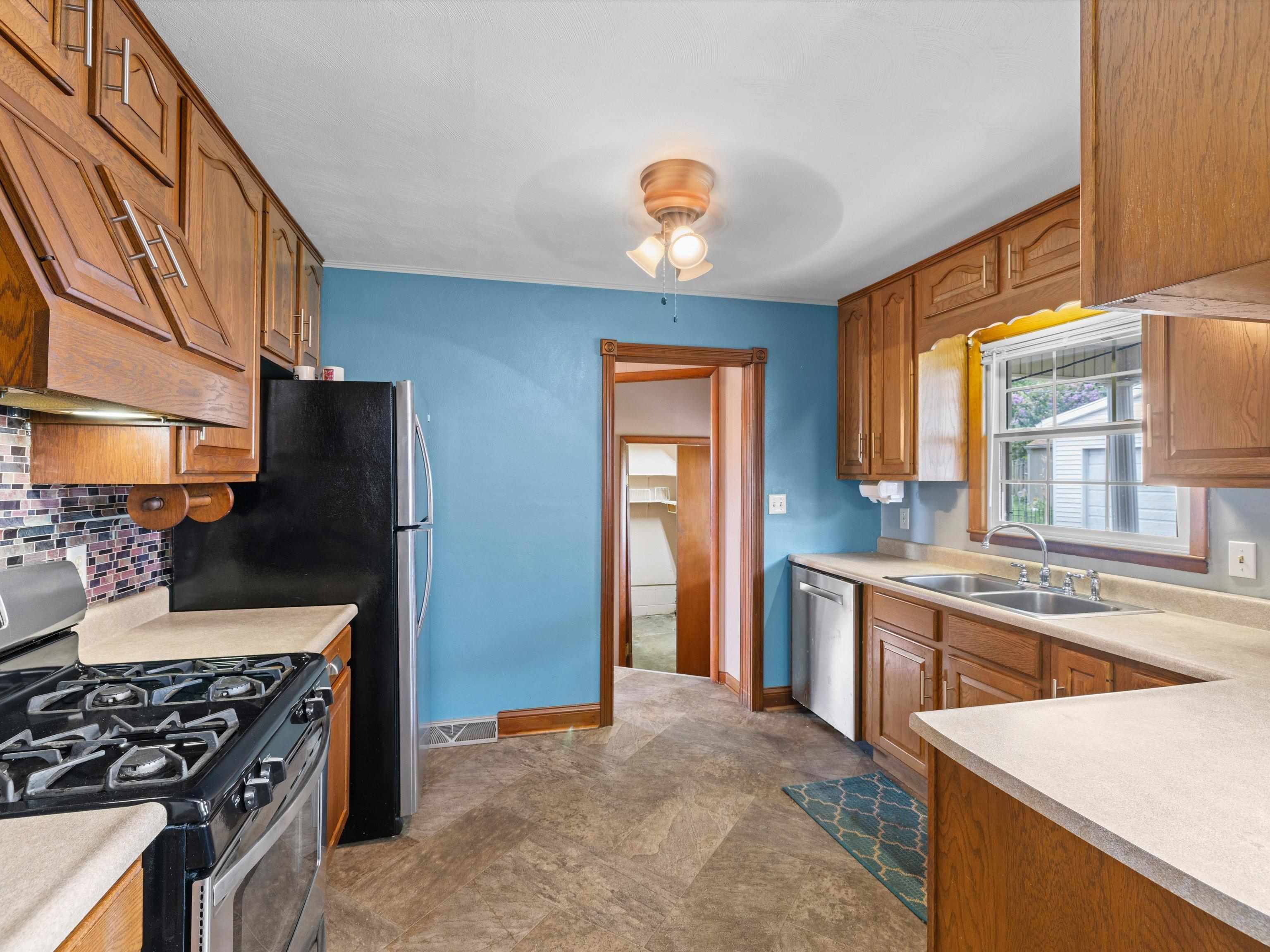 2925 Plymouth Pl, Owensboro, Kentucky 42303, 3 Bedrooms Bedrooms, ,2 BathroomsBathrooms,Single Family Residence,For Sale,Plymouth Pl,90469