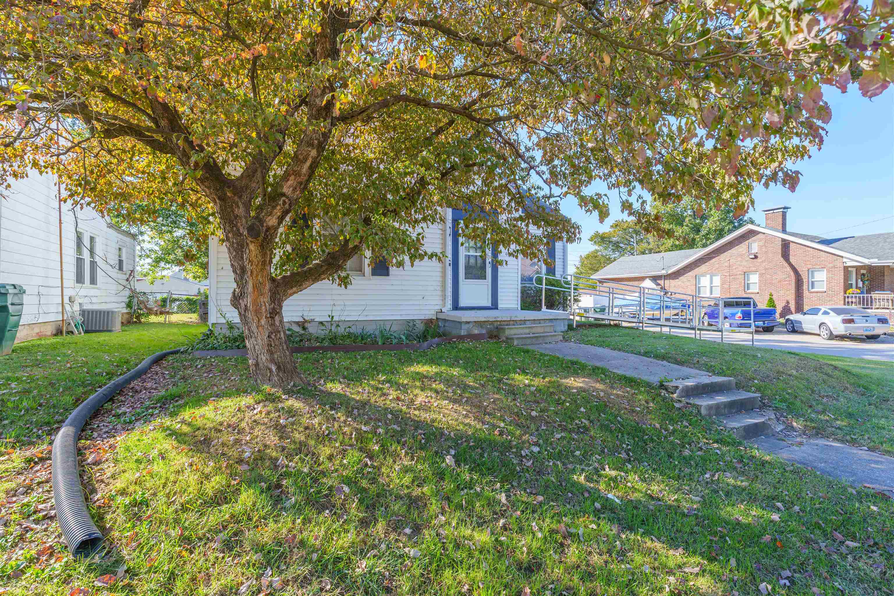 402 21st Street, Owensboro, Kentucky 42303, 2 Bedrooms Bedrooms, ,1 BathroomBathrooms,Single Family Residence,For Sale,21st Street,90474